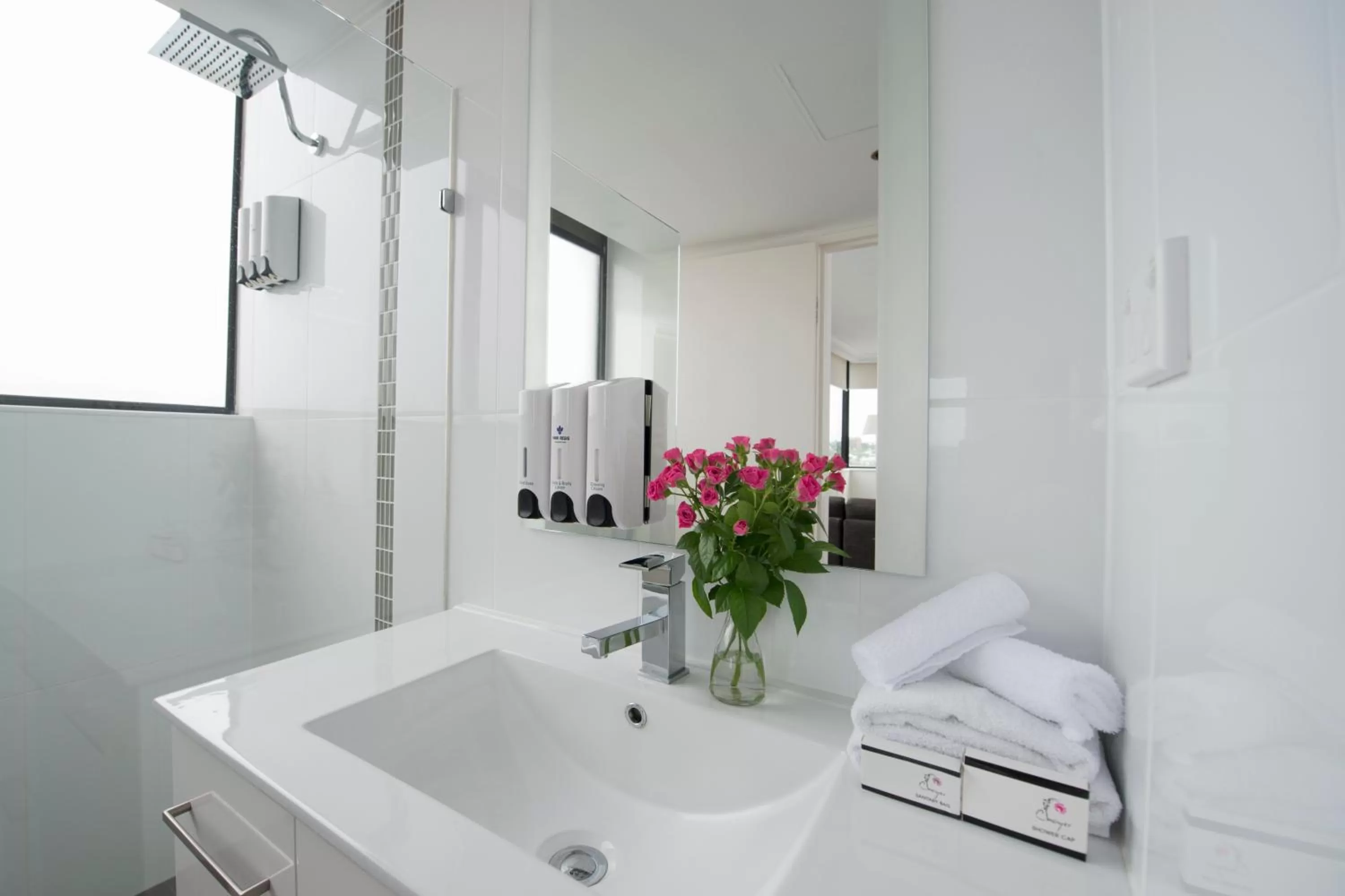 Bathroom, Bed in Park Regis North Quay