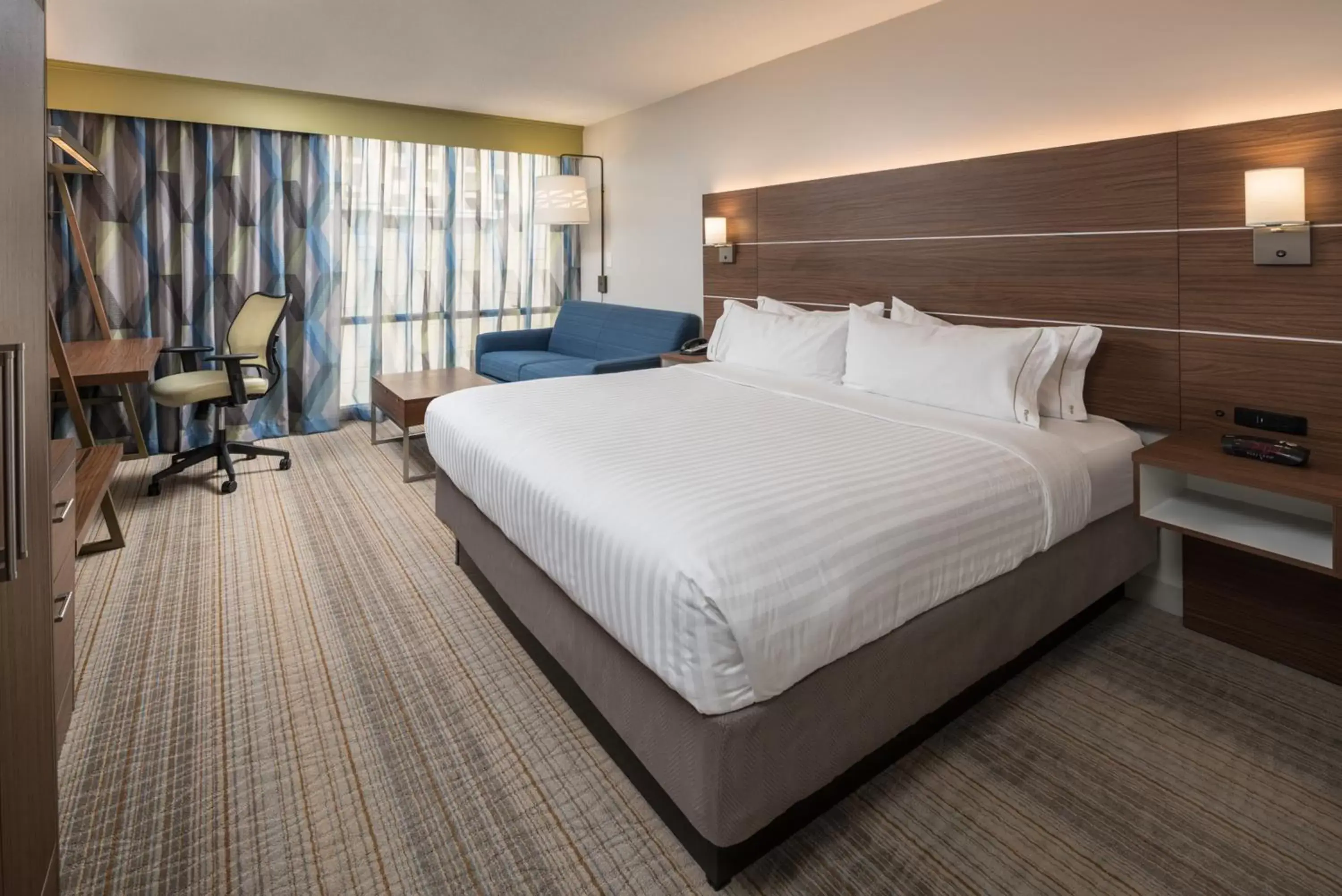 Holiday Inn Express & Suites Springfield by IHG Holiday Inn Express & Suites Springfield by IHG