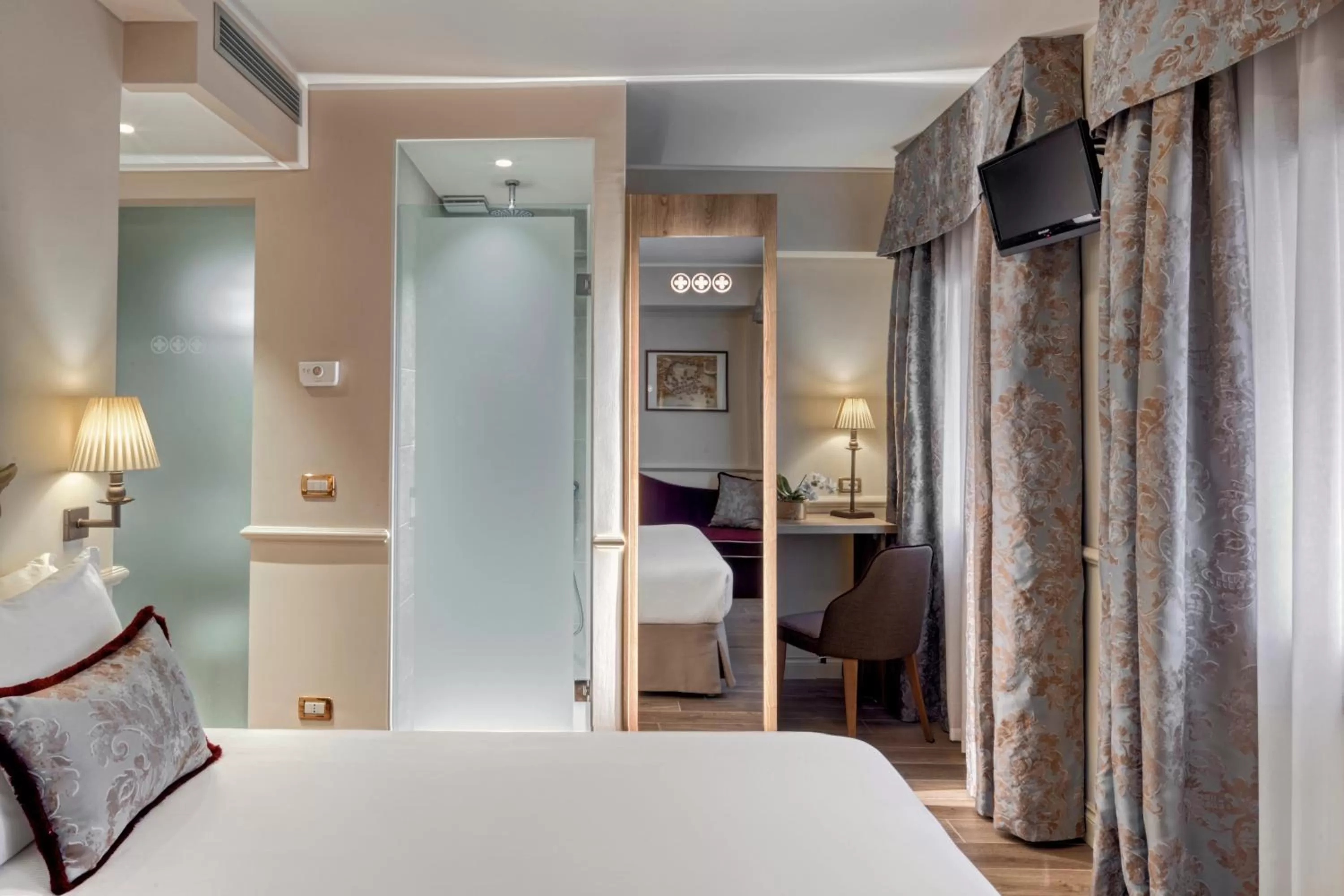 Bedroom, Bed in Hotel Nuovo Teson