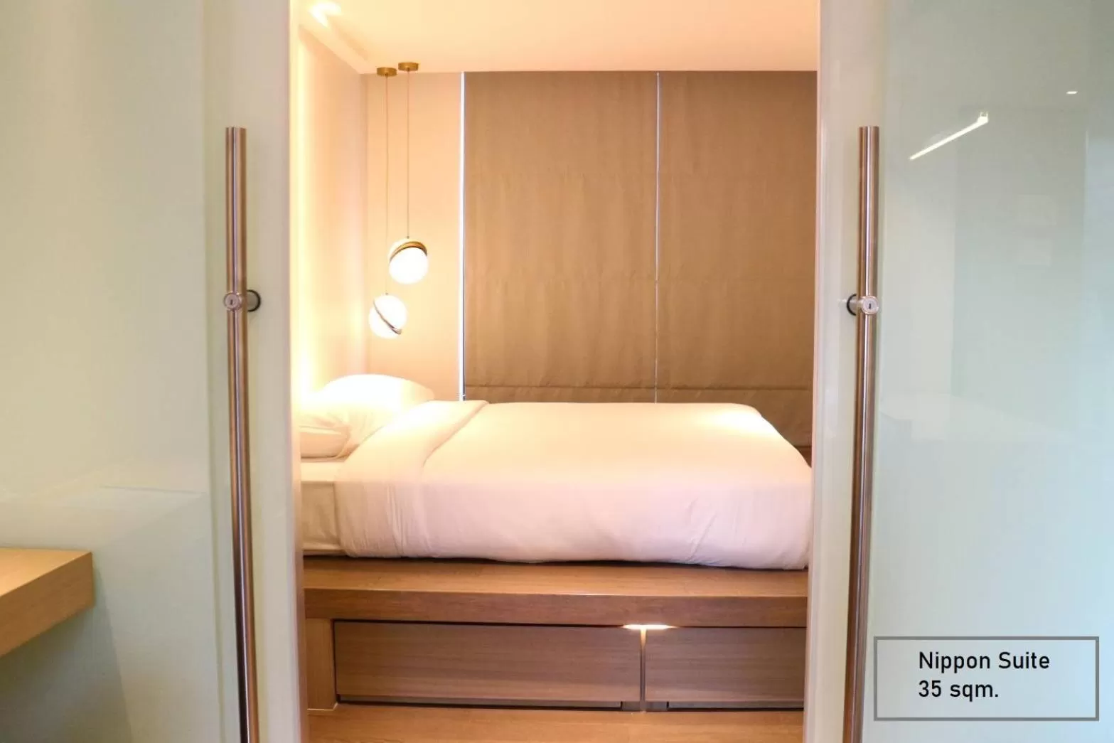 Bed in ashley hotel bkk