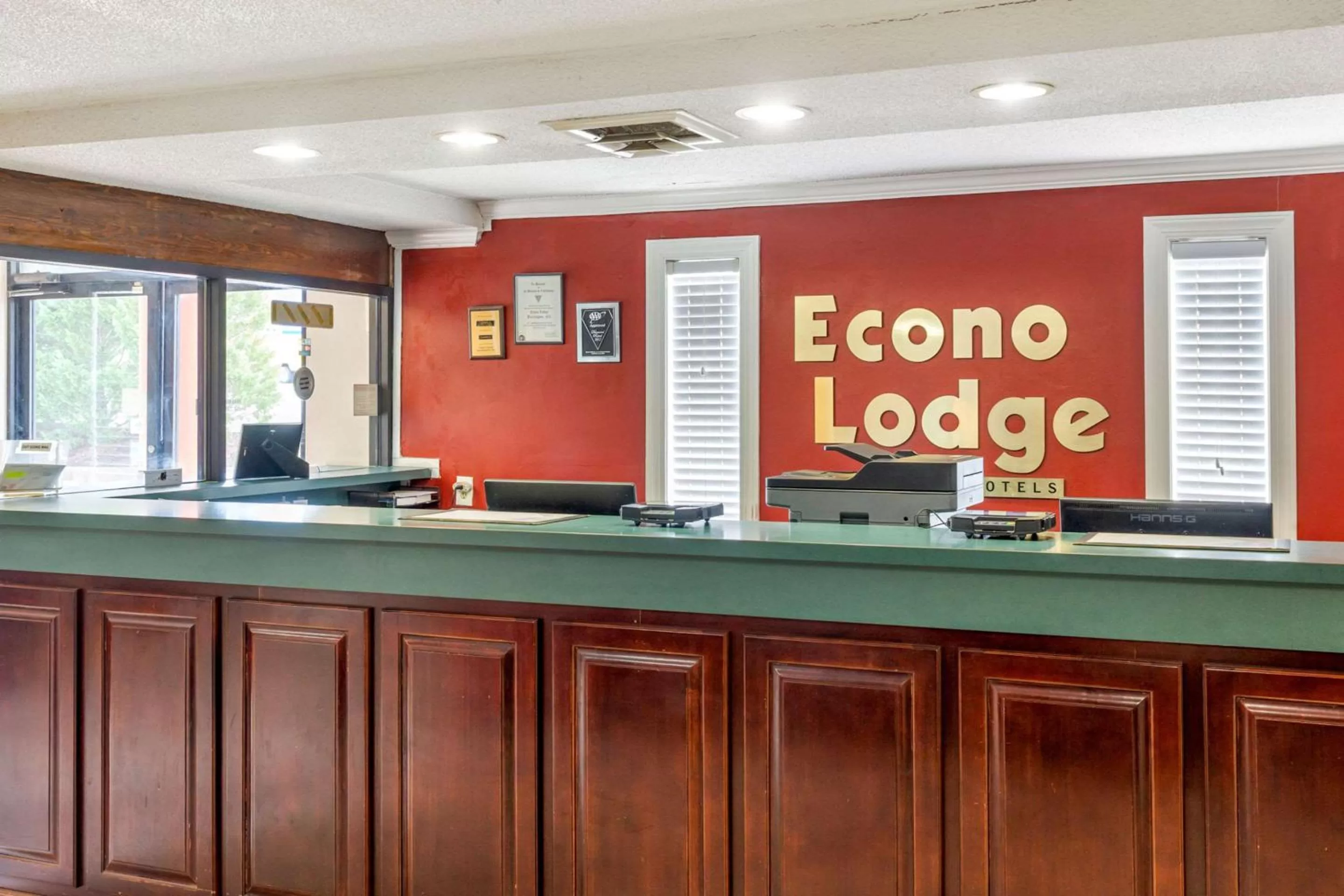 Lobby or reception in Econo Lodge Burlington I-40