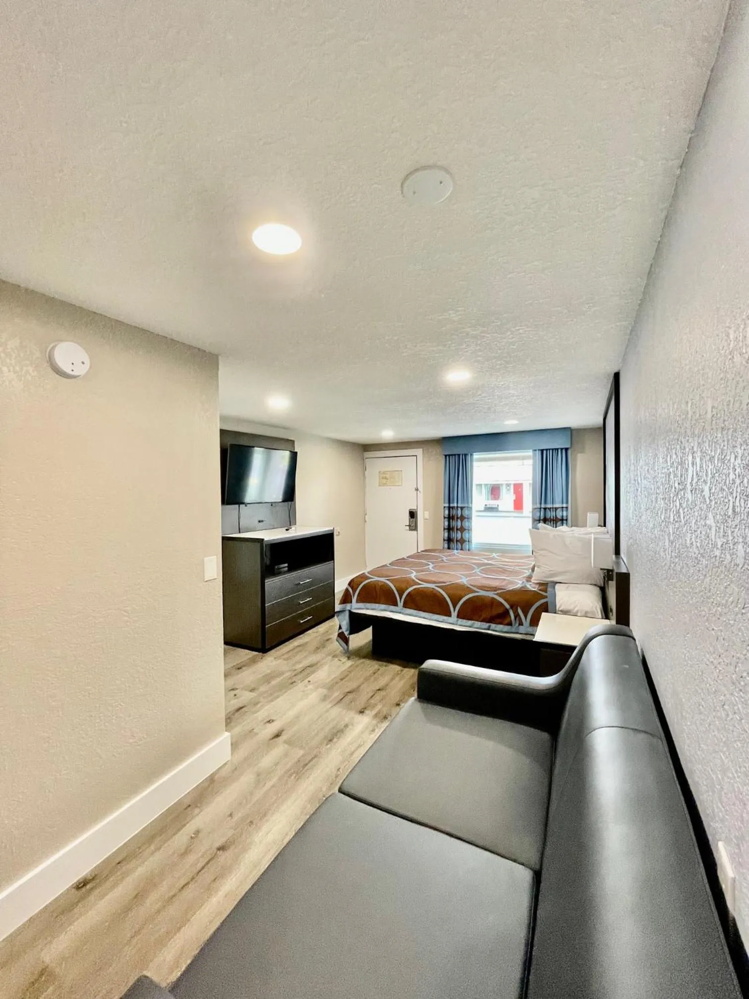 Bed in Super 8 by Wyndham Kissimmee-Orlando