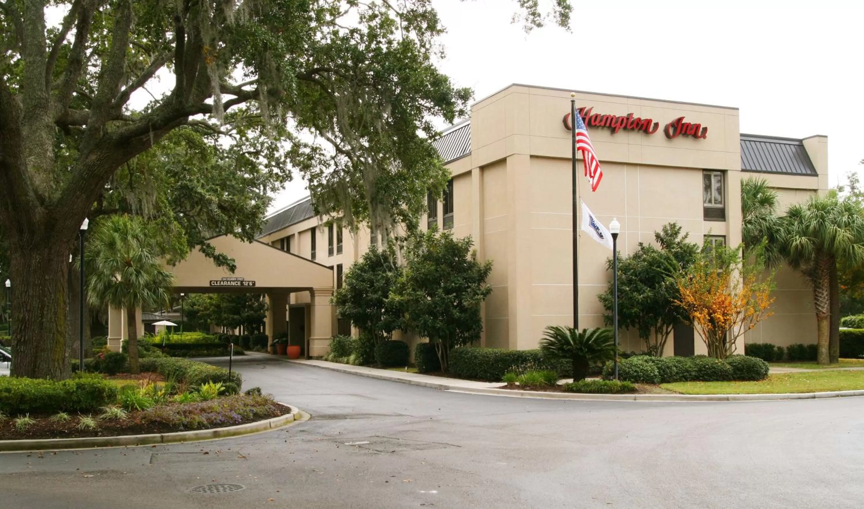 Property building in Hampton Inn Beaufort