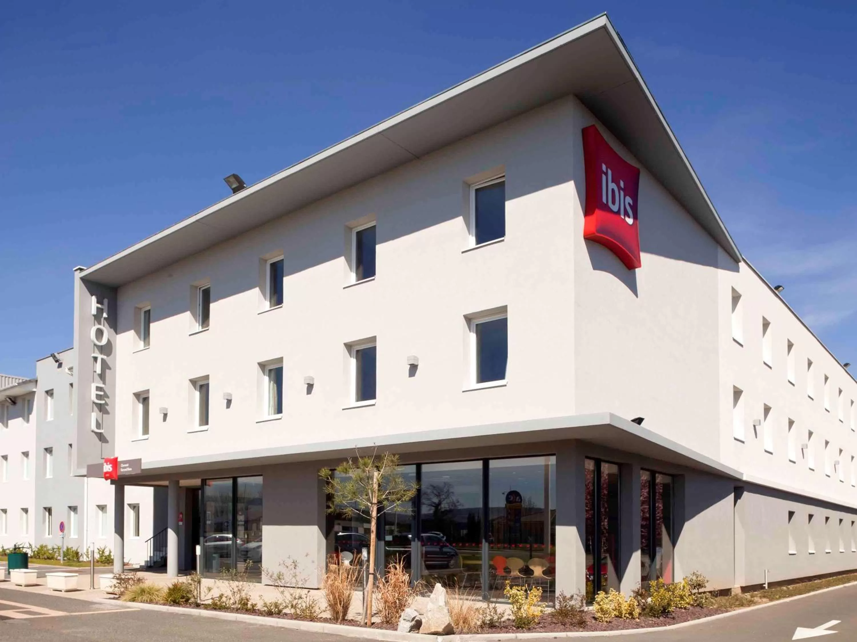 Property building in ibis Clermont Ferrand Nord Riom