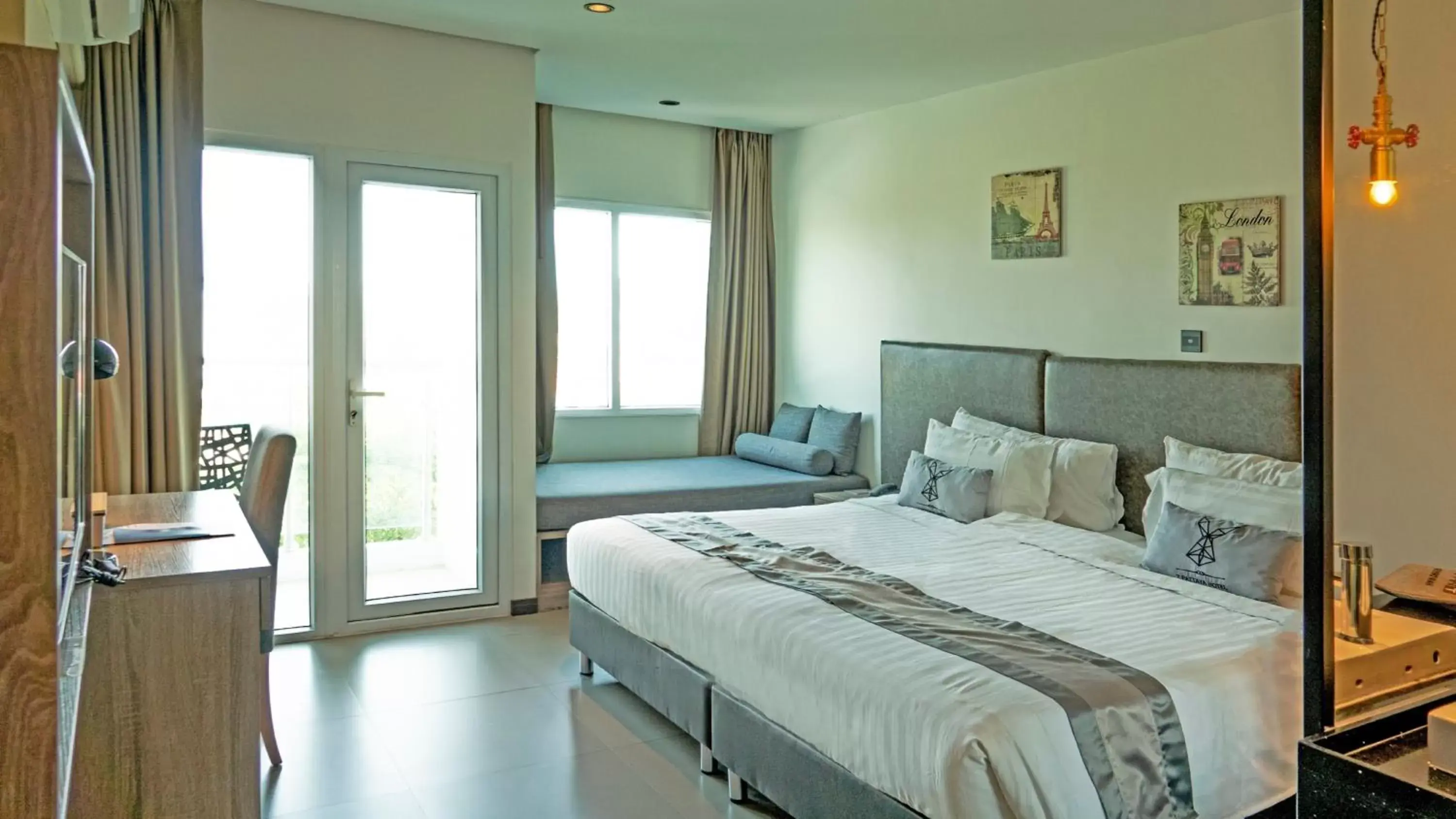 Superior Double Room in SureStay Plus by Best Western T Pattaya Superior Double Room in SureStay Plus by Best Western T Pattaya