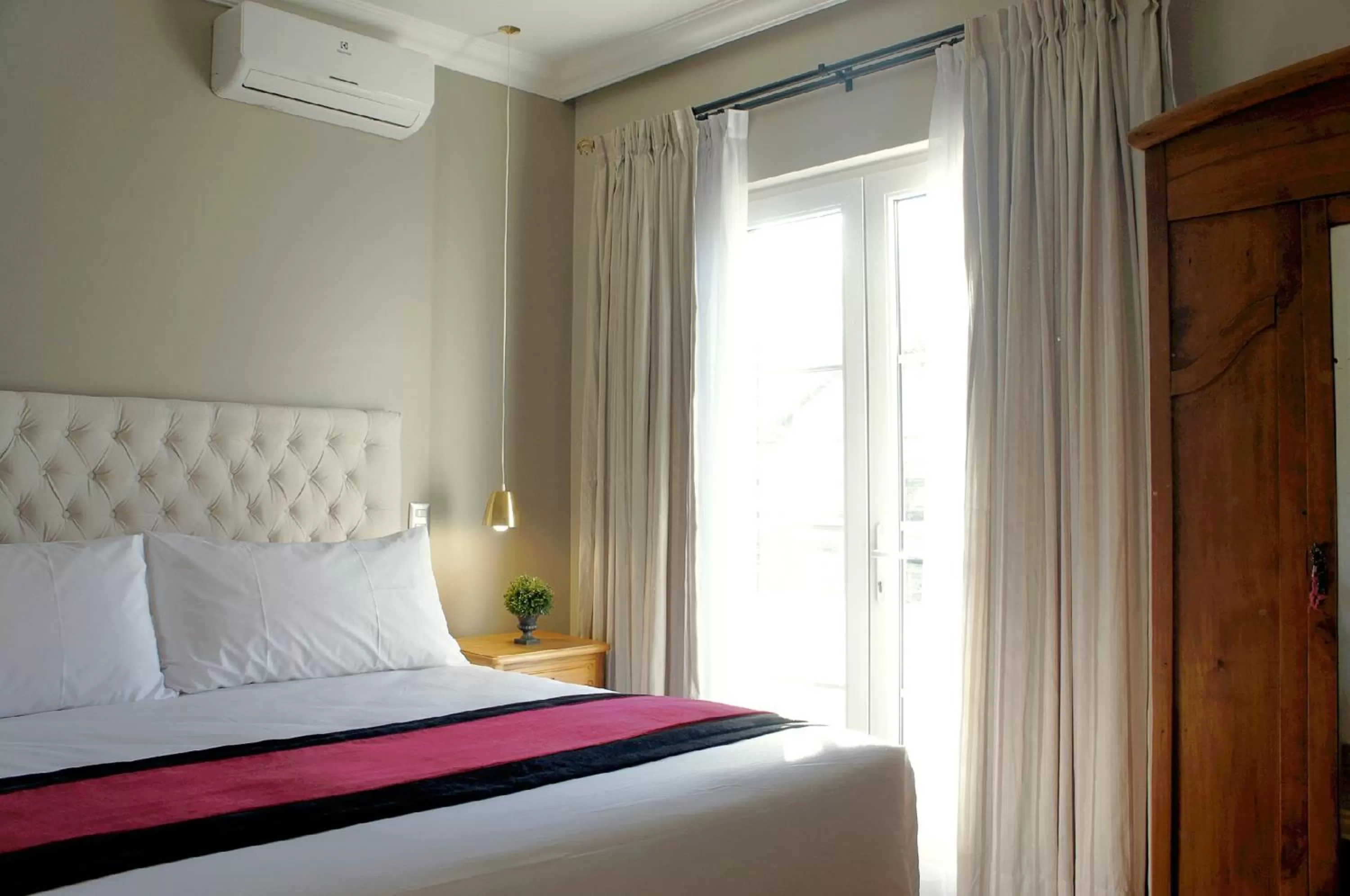 Bedroom, Bed in Quiral Hotel Boutique