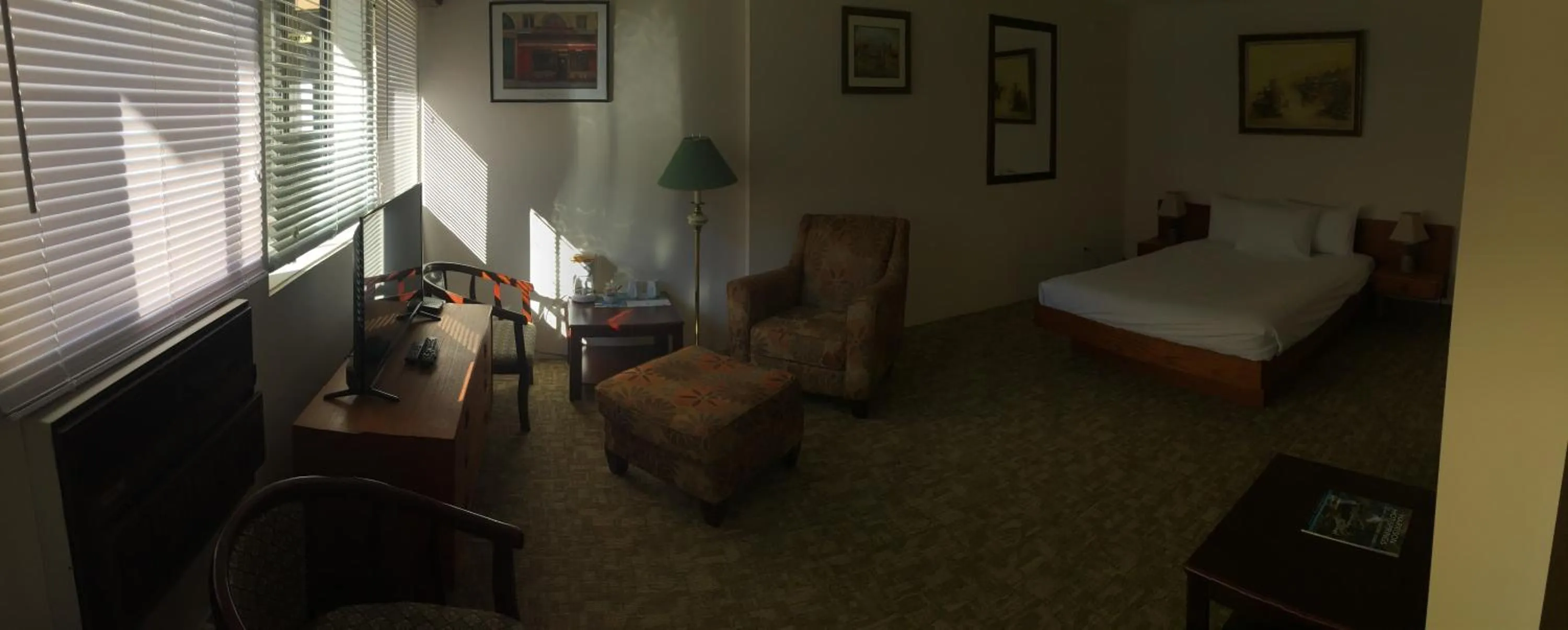 Photo of the whole room, Bed in Spring Villa Hotel