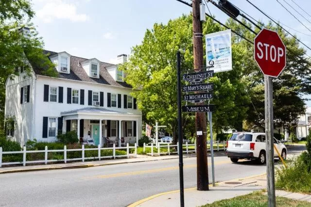 Property building in Old Brick Inn