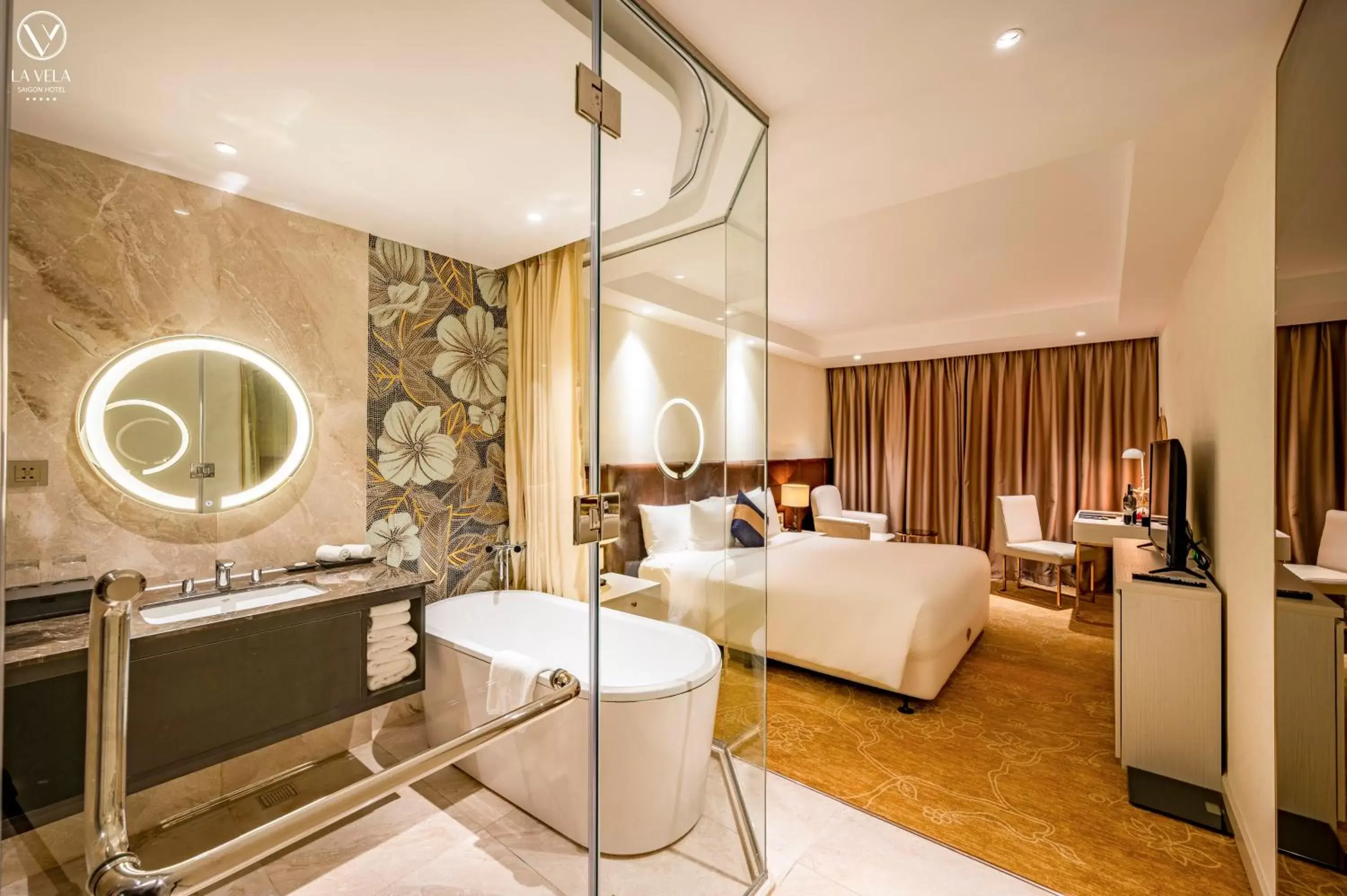 La Vela Deluxe Connecting room in La Vela Saigon Hotel La Vela Deluxe Connecting room in La Vela Saigon Hotel