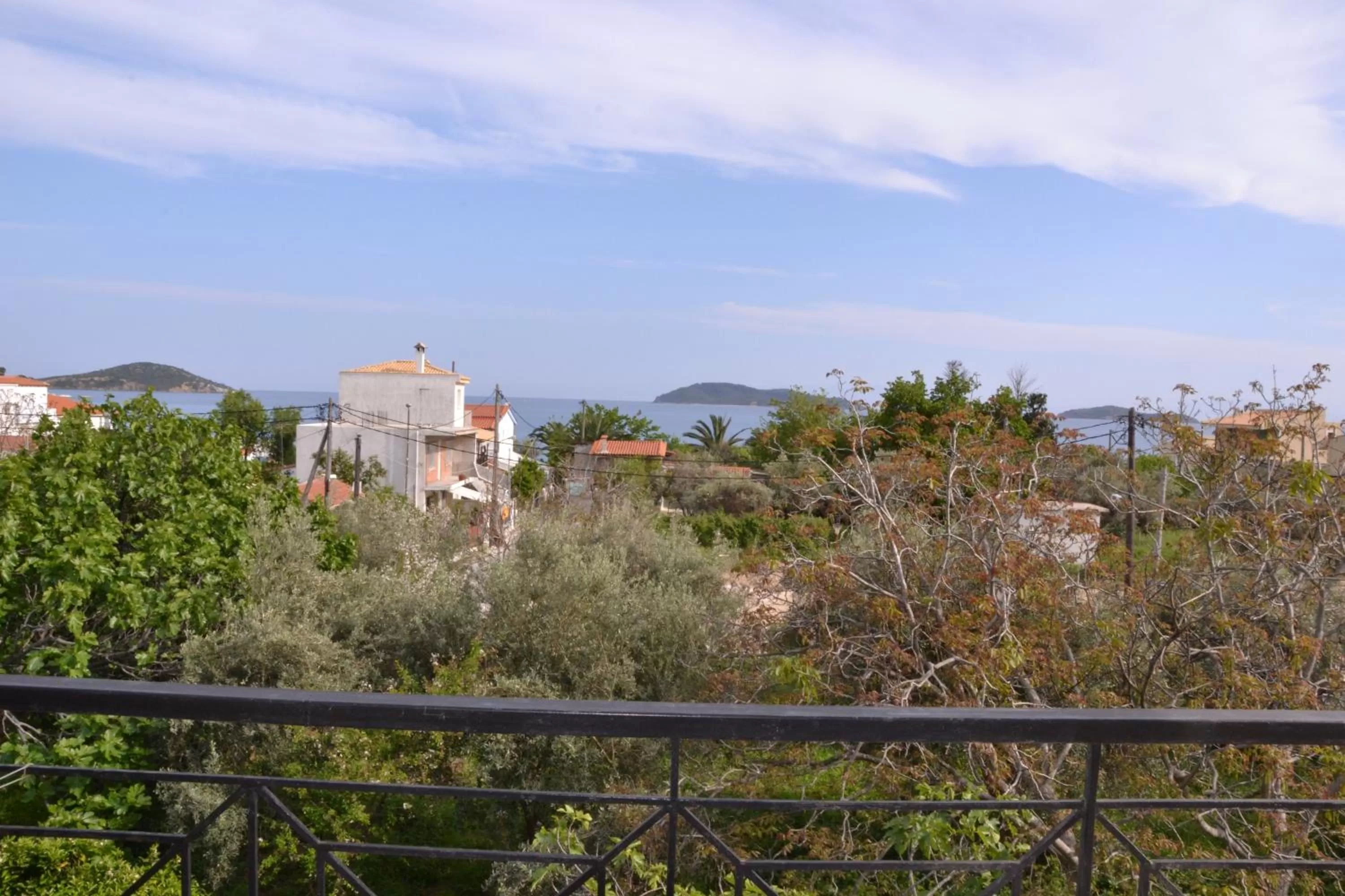 Sea view in skiathos studios HL
