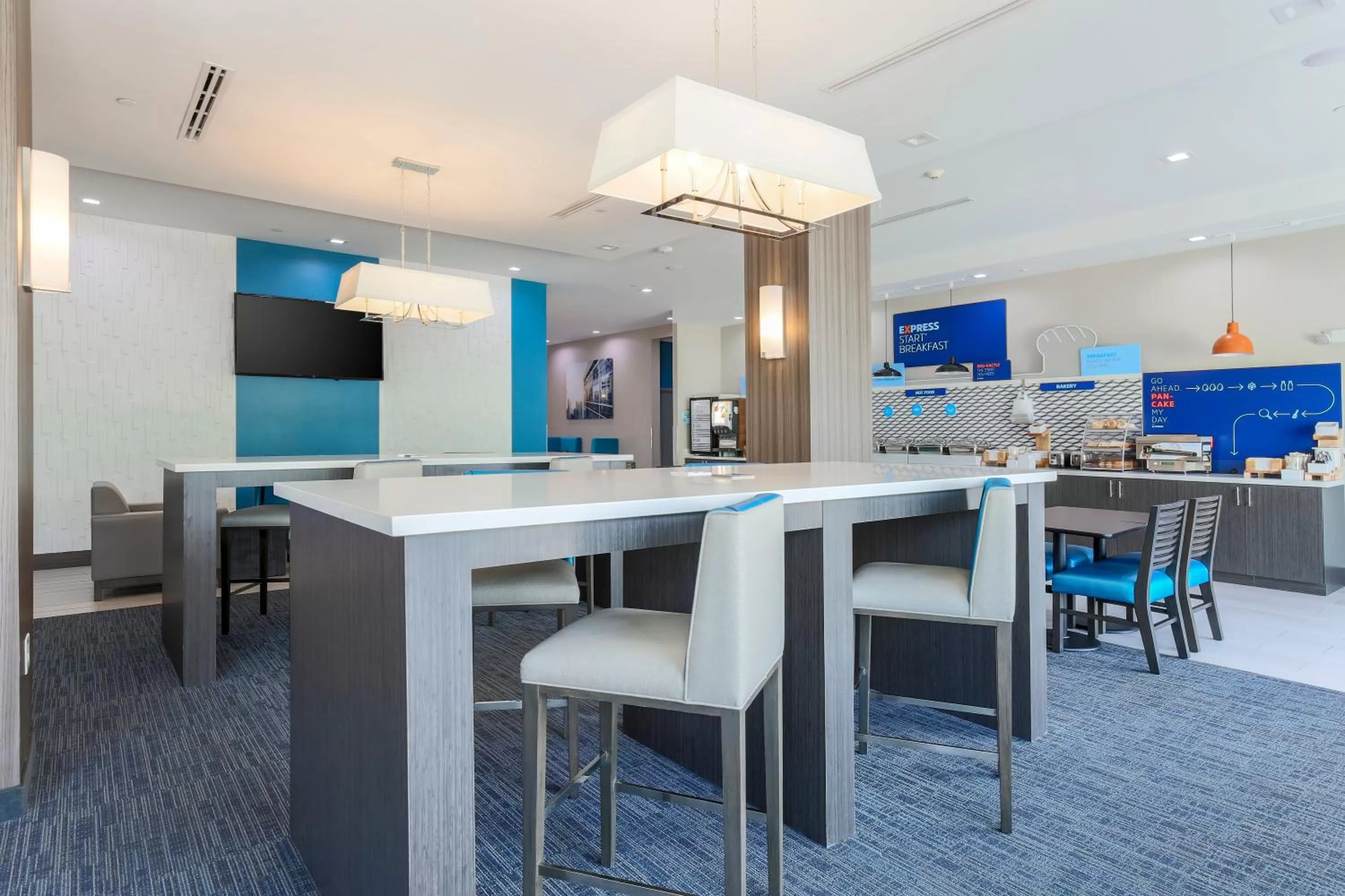 Breakfast in Holiday Inn Express & Suites Houston - Hobby Airport Area by IHG
