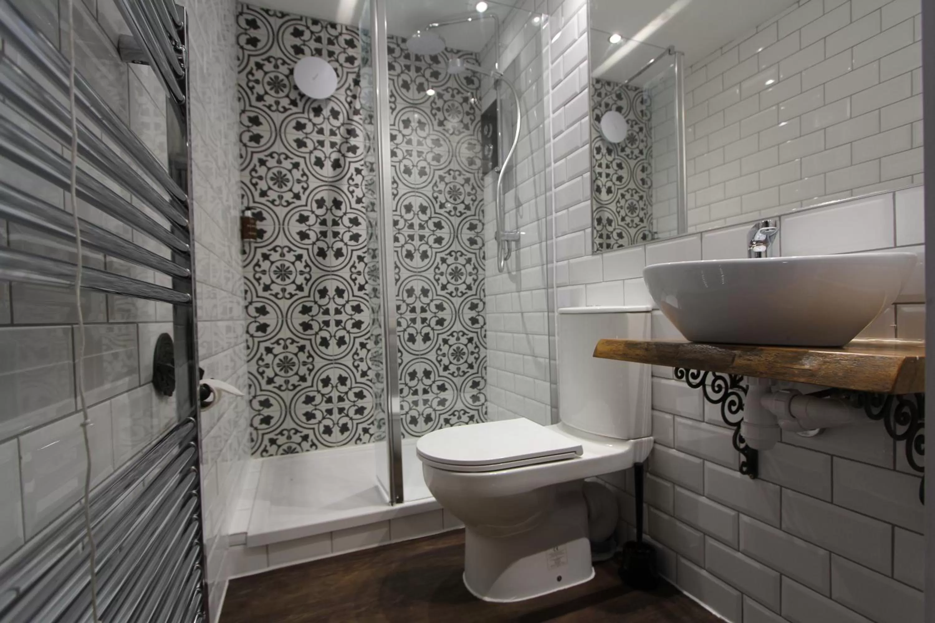 Bathroom in Tyr Winch