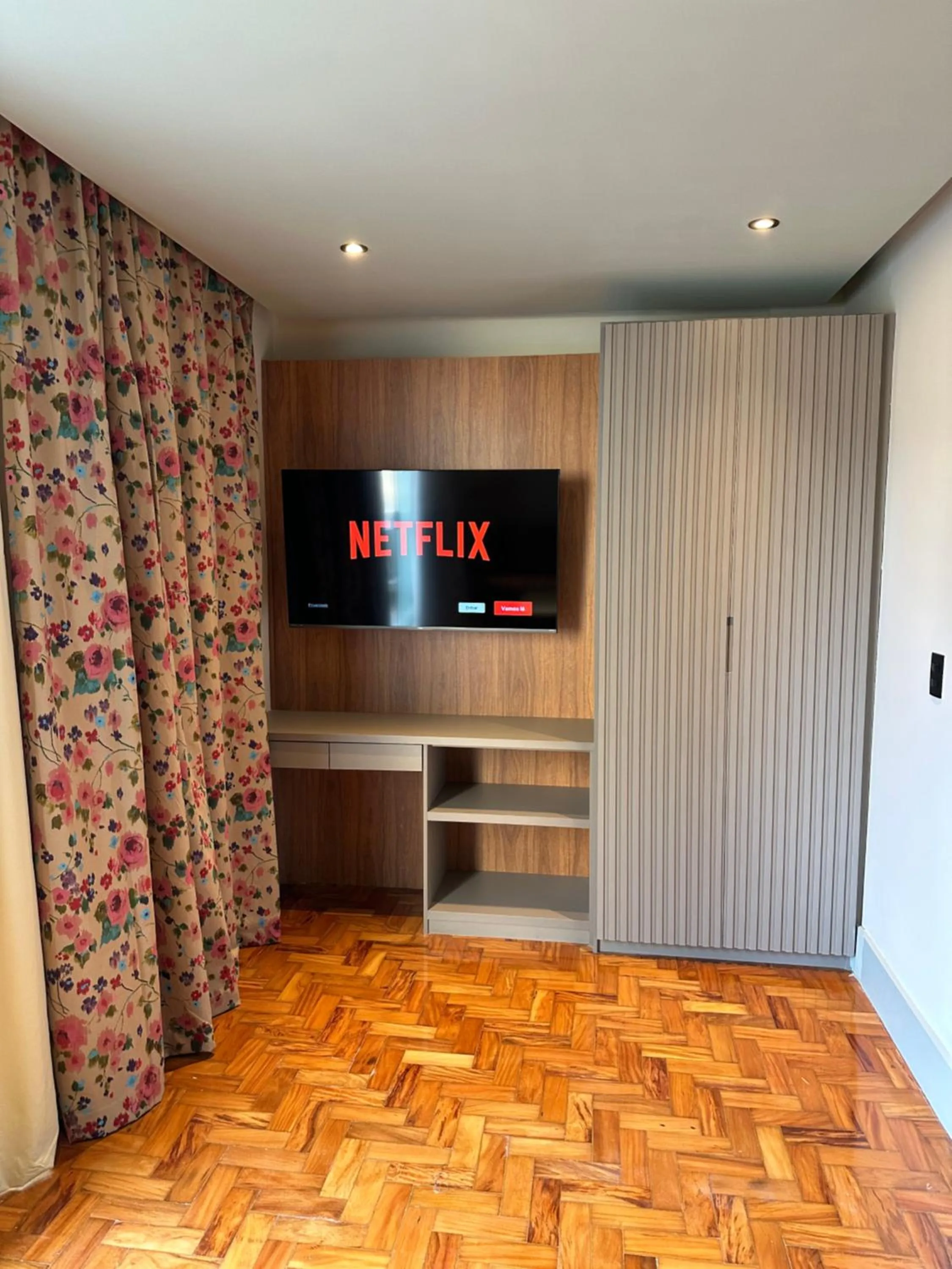 Communal lounge/ TV room in San Michel Hotel