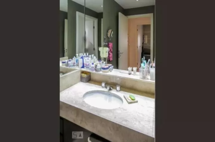 Bathroom in Flat no Itaim Bibi