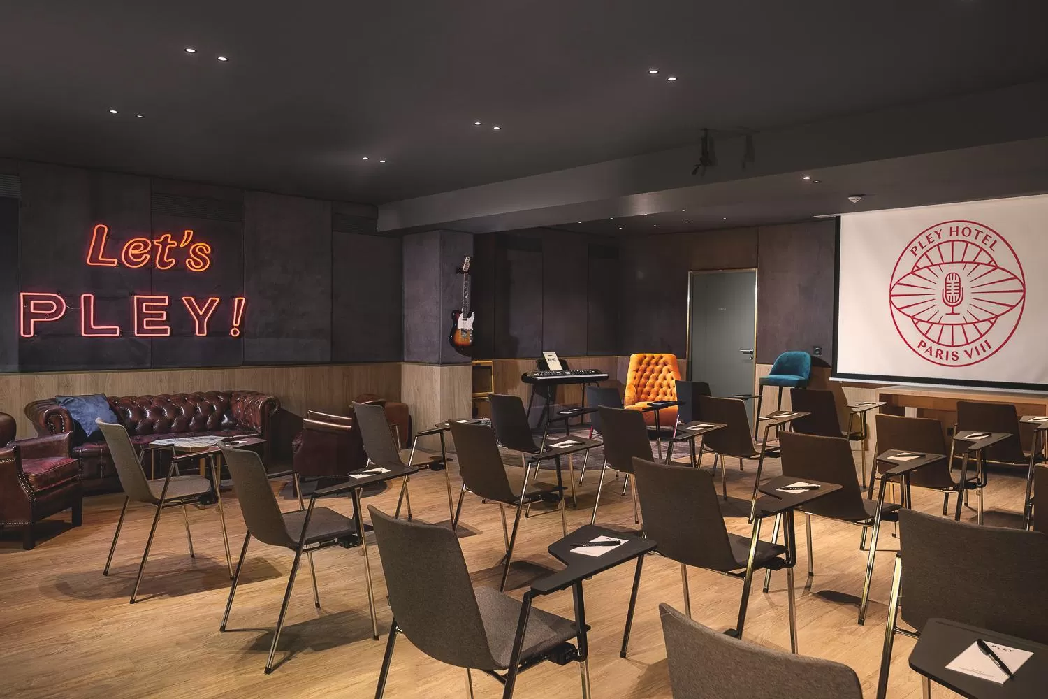 Meeting/conference room in PLEY Hotel