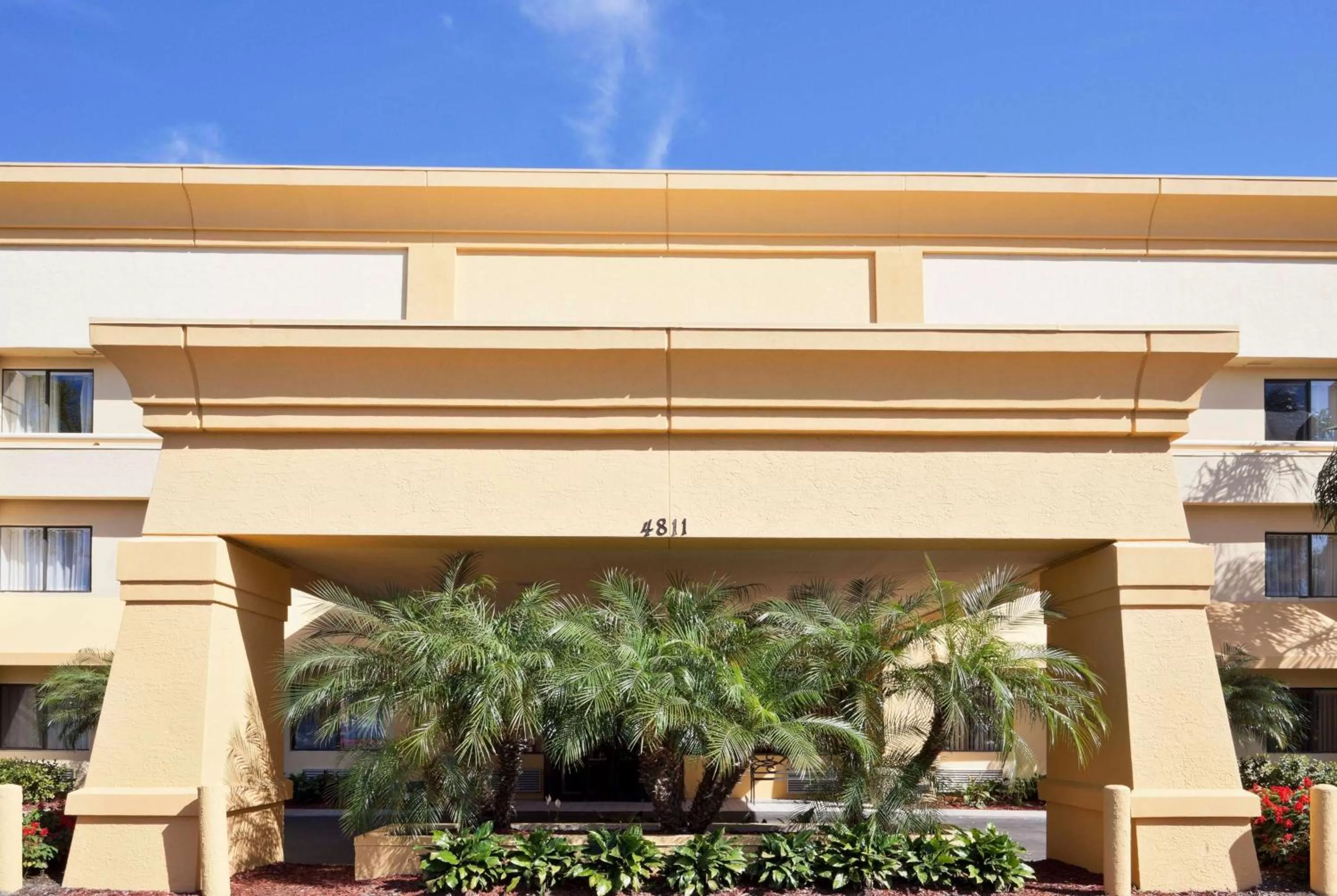 Property building in La Quinta by Wyndham Tampa Fairgrounds - Casino