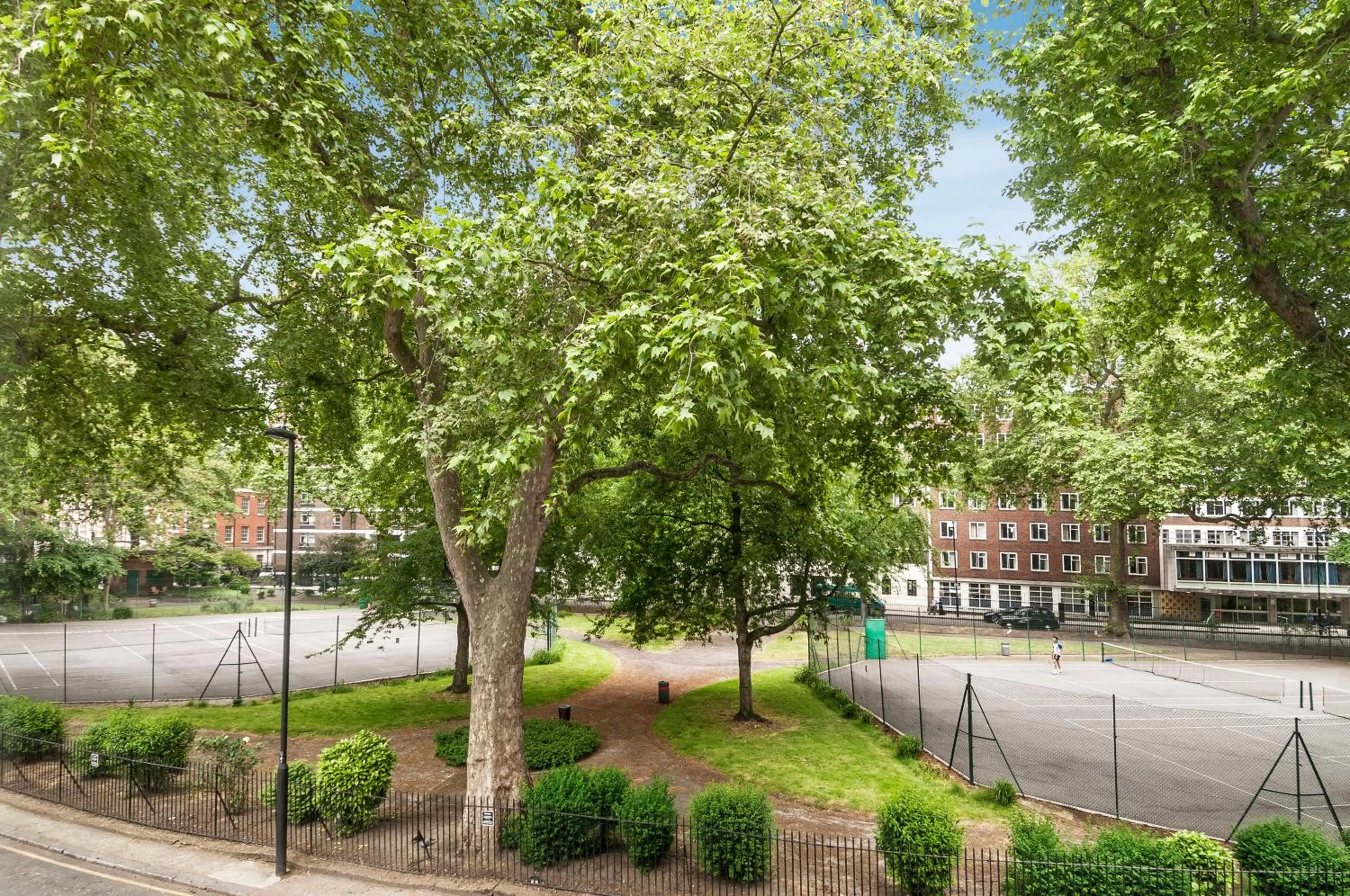 Area and facilities in The Judd Hotel