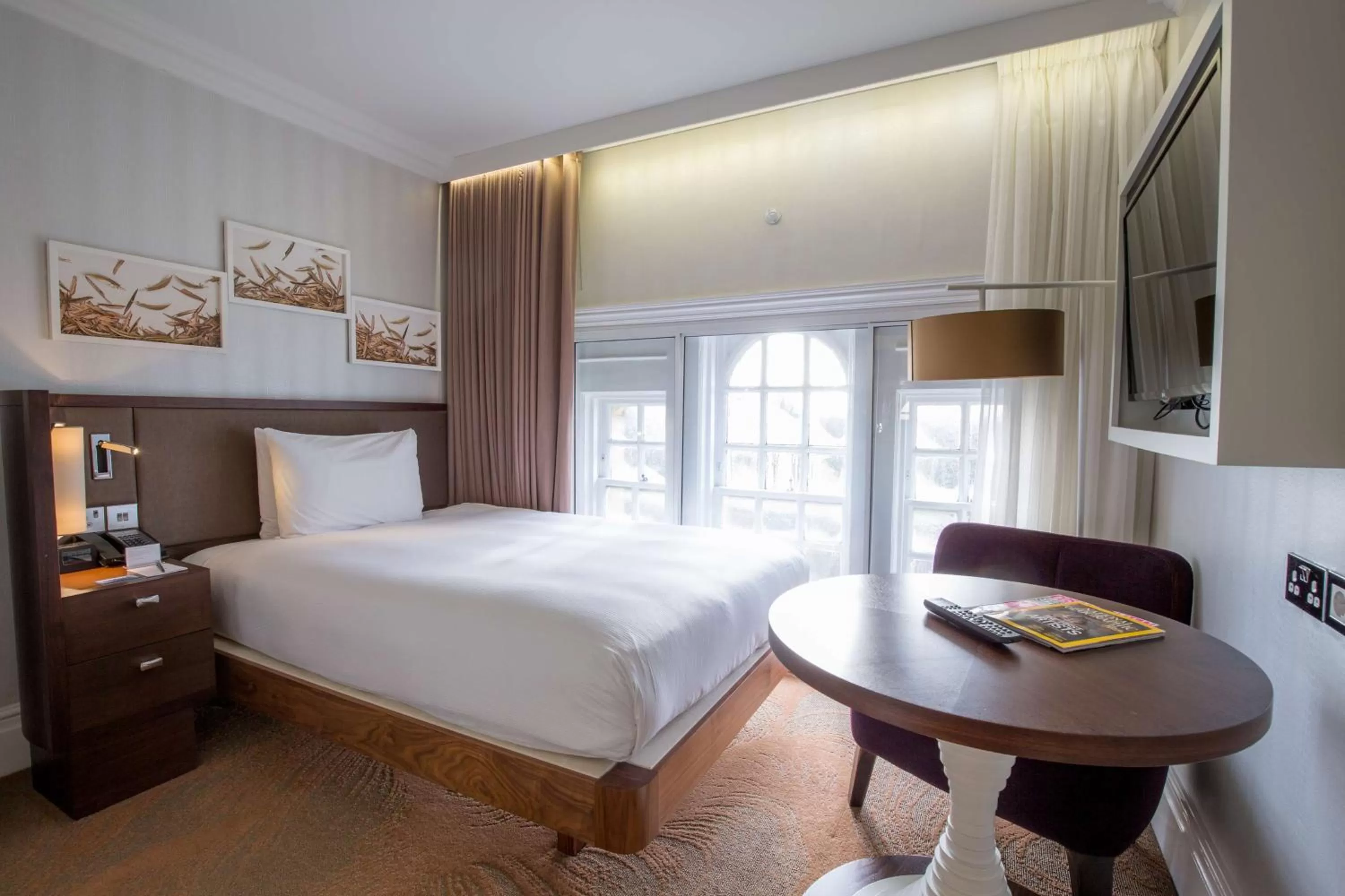 Bed in Hilton London Hyde Park