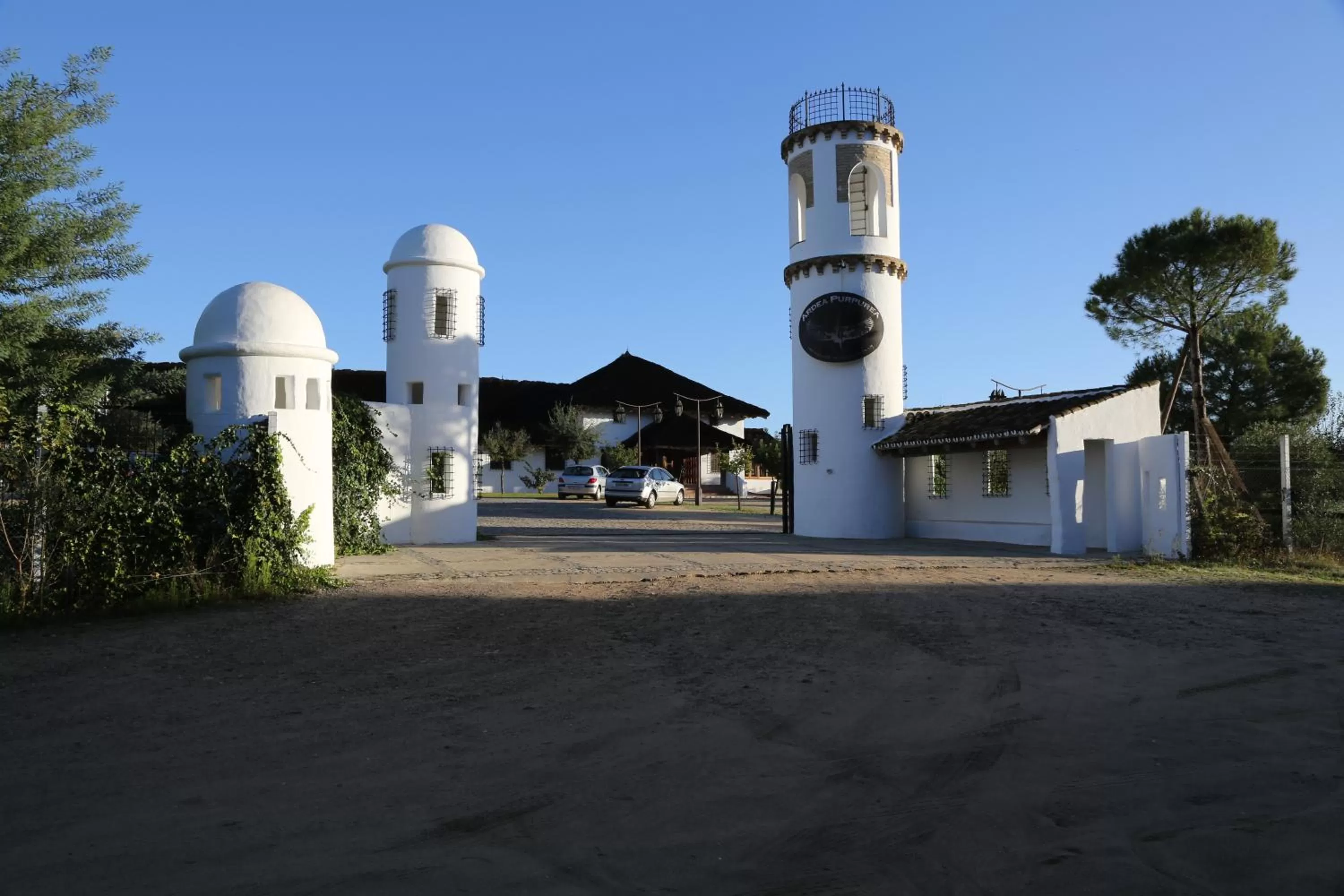 Facade/entrance in Ardea Purpurea