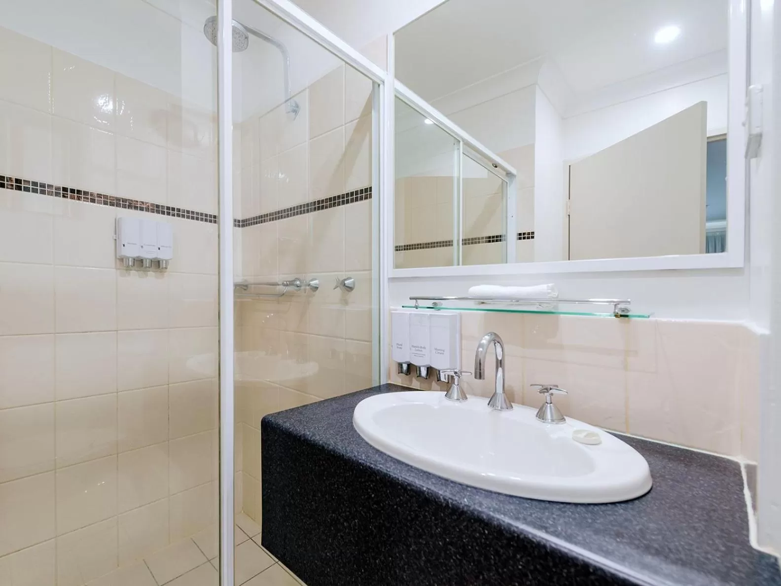 Bathroom in Quality Hotel City Centre