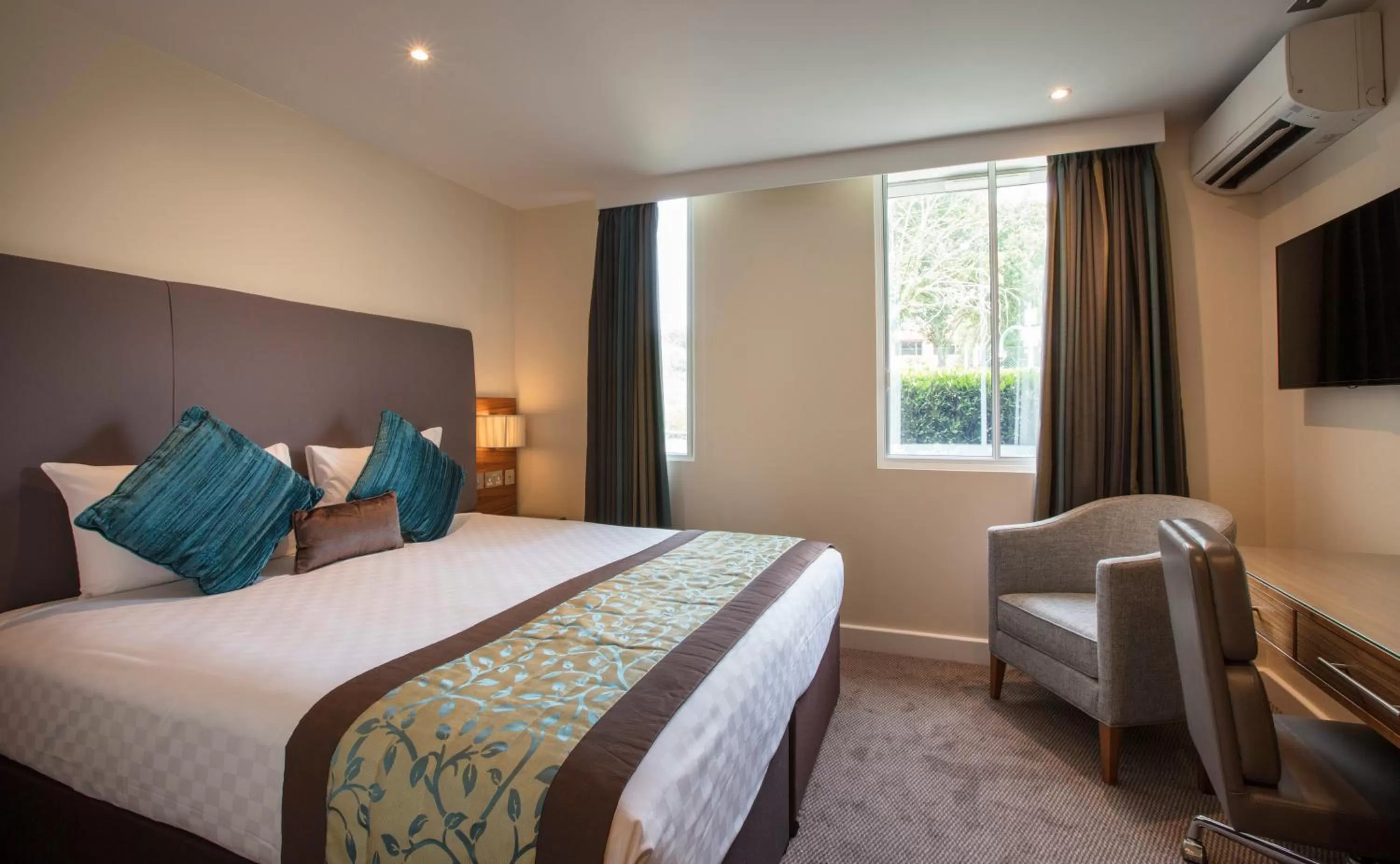 King Room in Thistle London Heathrow Terminal 5