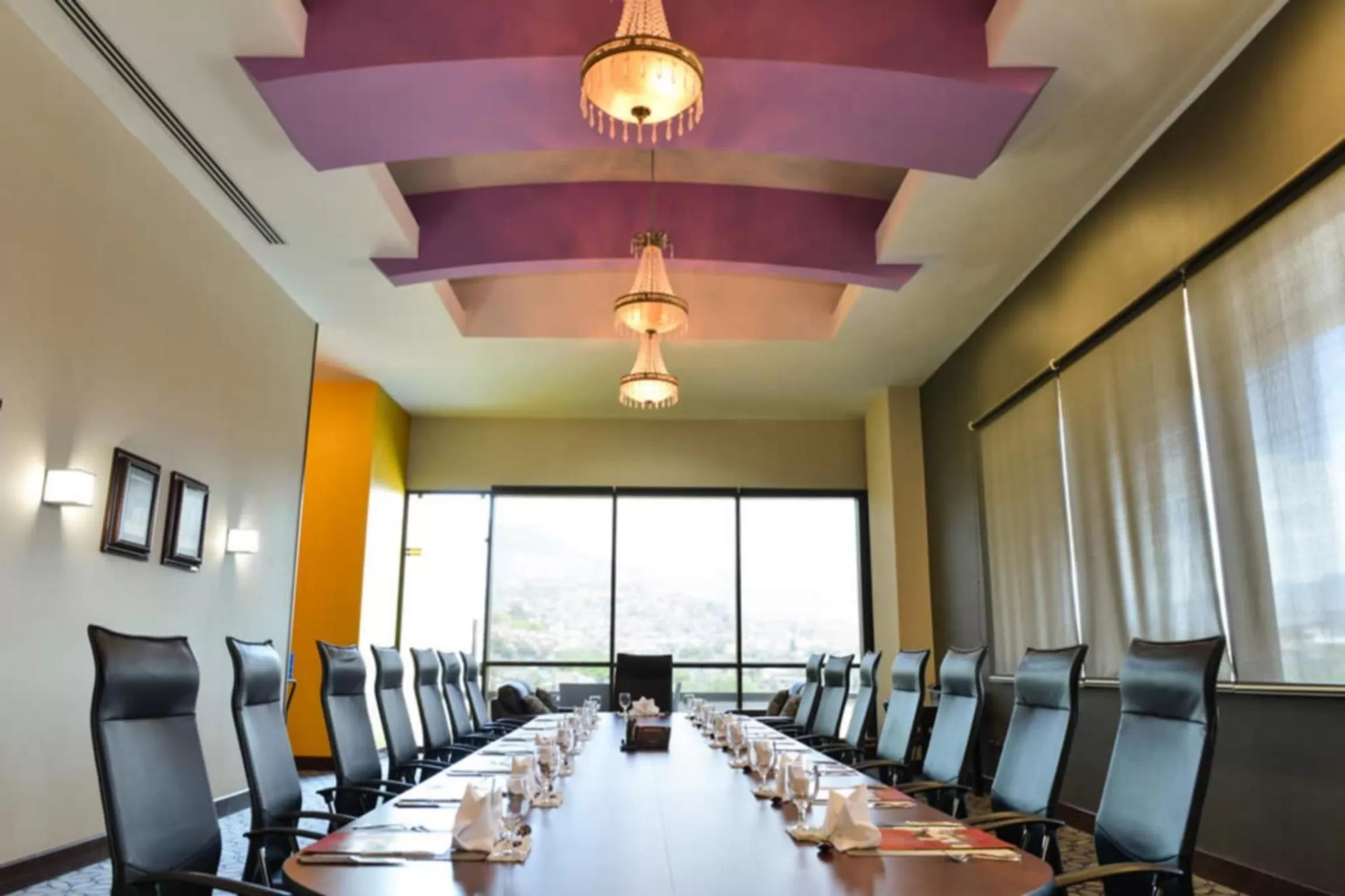 Restaurant/places to eat in Hotel Plaza Juan Carlos