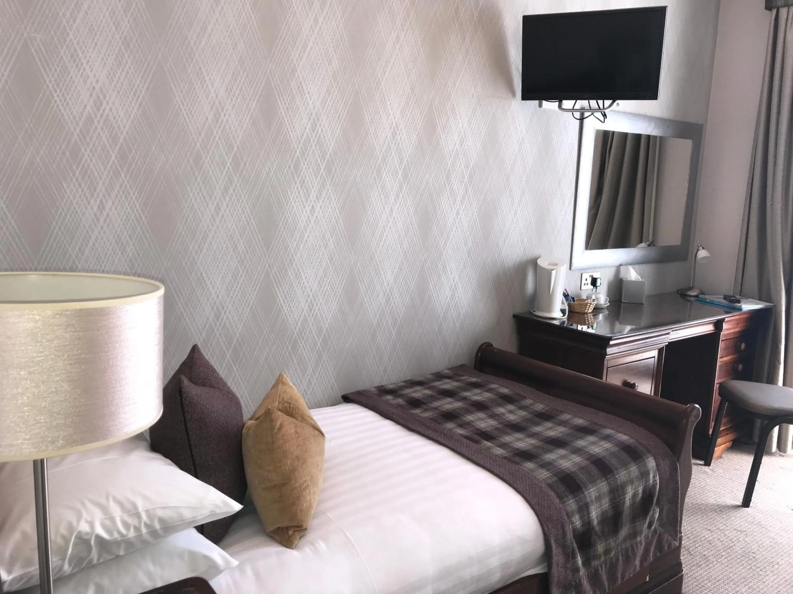 Bedroom, Bed in Beaufort Hotel