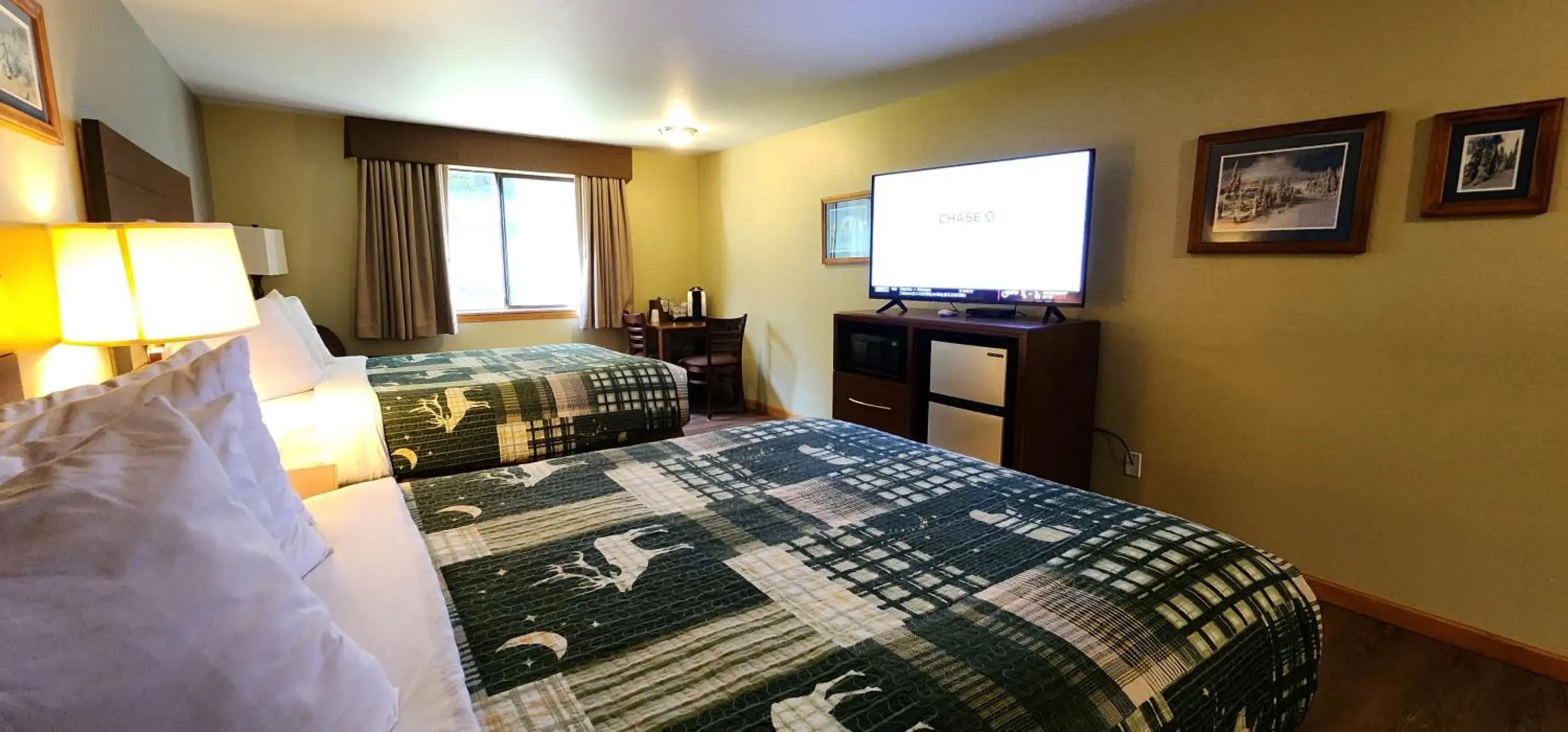 Two Queen Deluxe Room (Non Pet Friendly Room) in Nisqually Lodge Two Queen Deluxe Room (Non Pet Friendly Room) in Nisqually Lodge