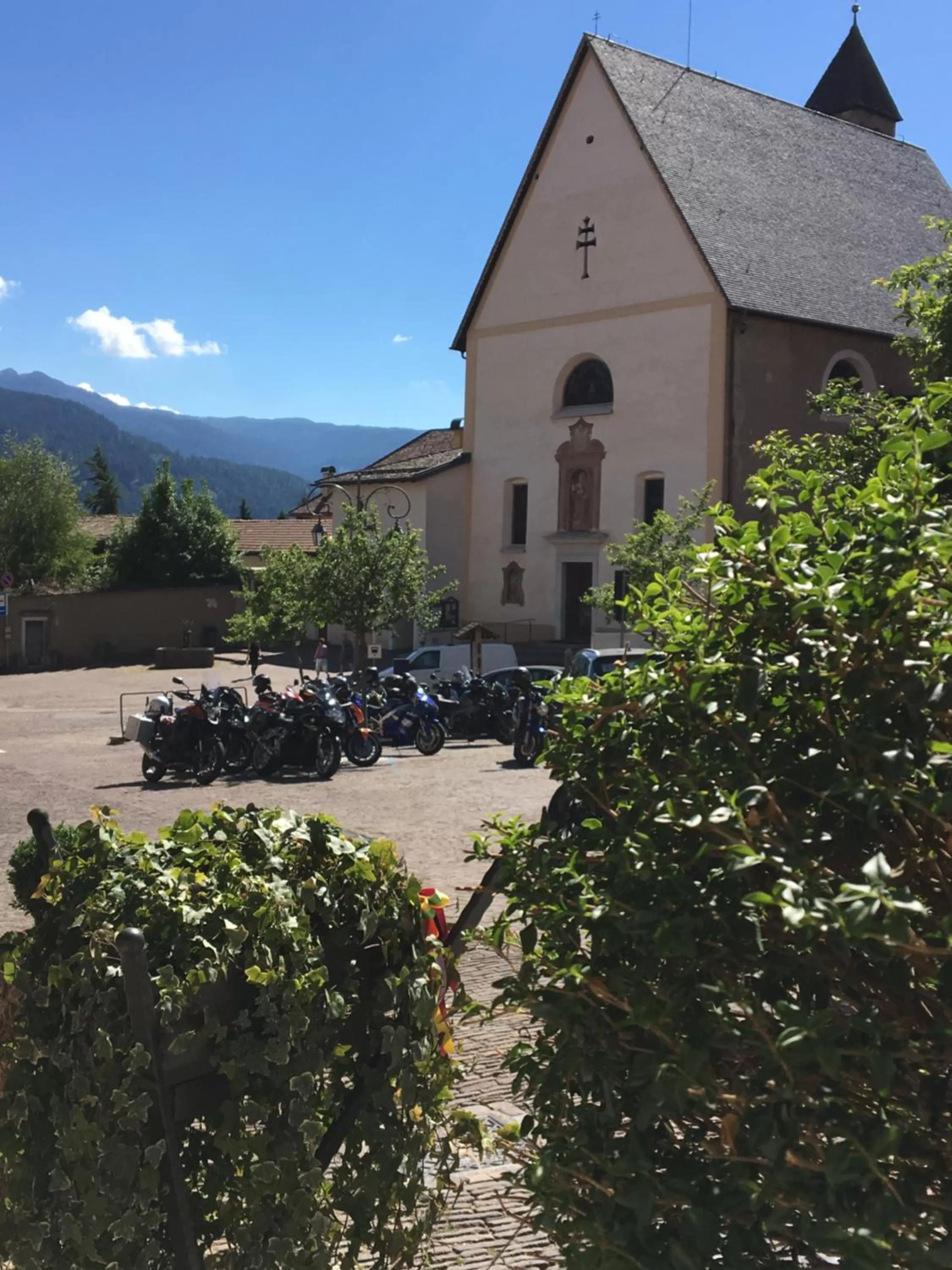 Spring in Historic Hotel Ristorante La Stua