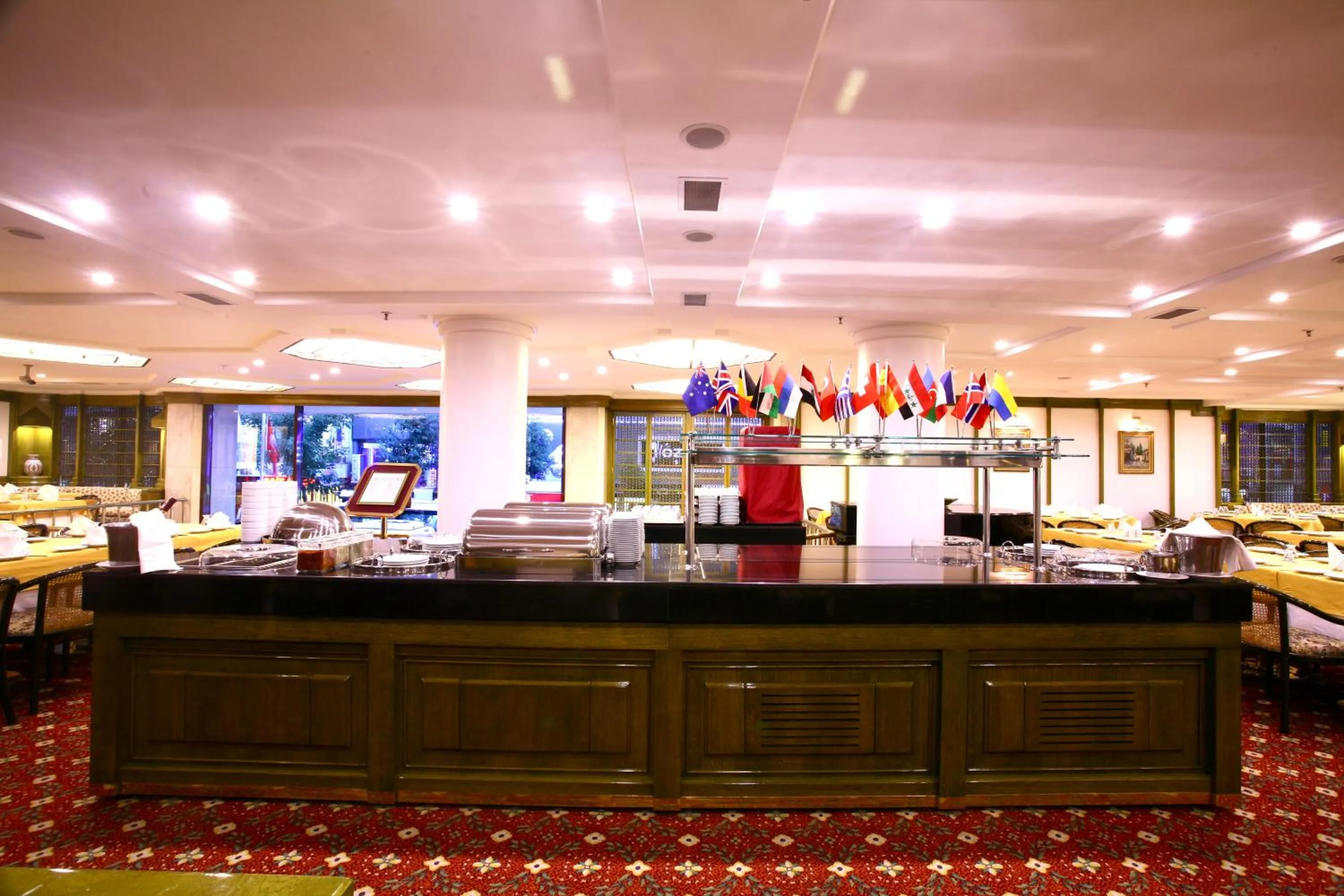 Restaurant/places to eat in Istanbul Royal Hotel