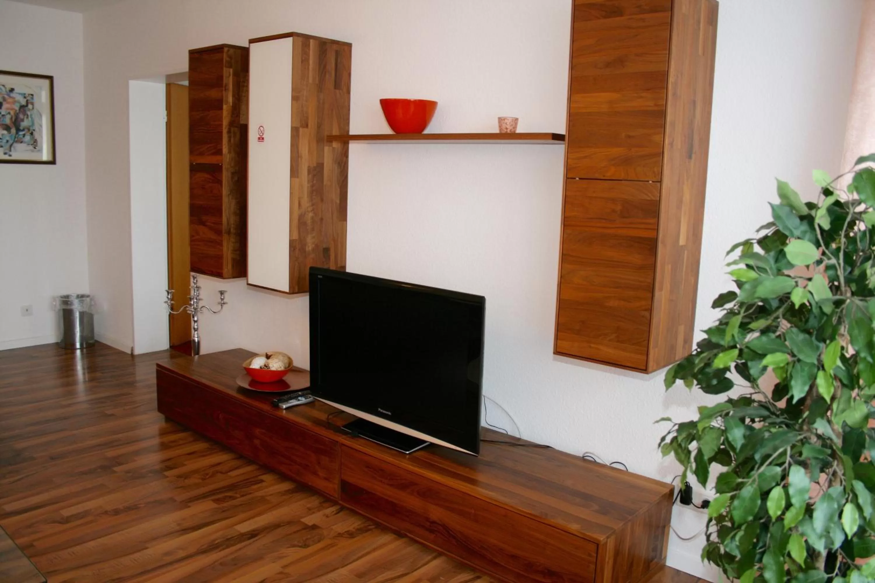TV/Entertainment Center in Gästehaus beim Prinz