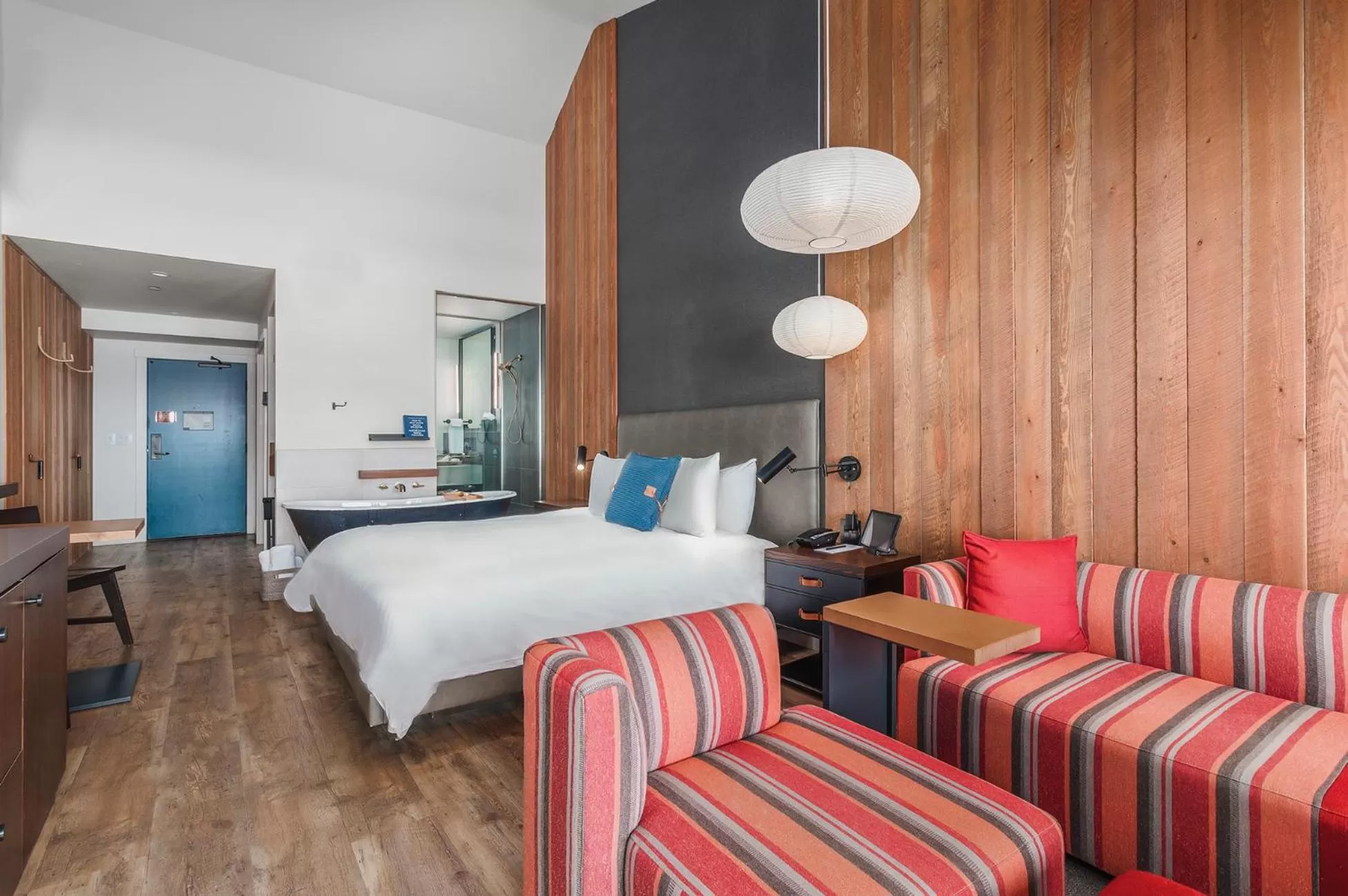 Bed in Headlands Coastal Lodge & Spa