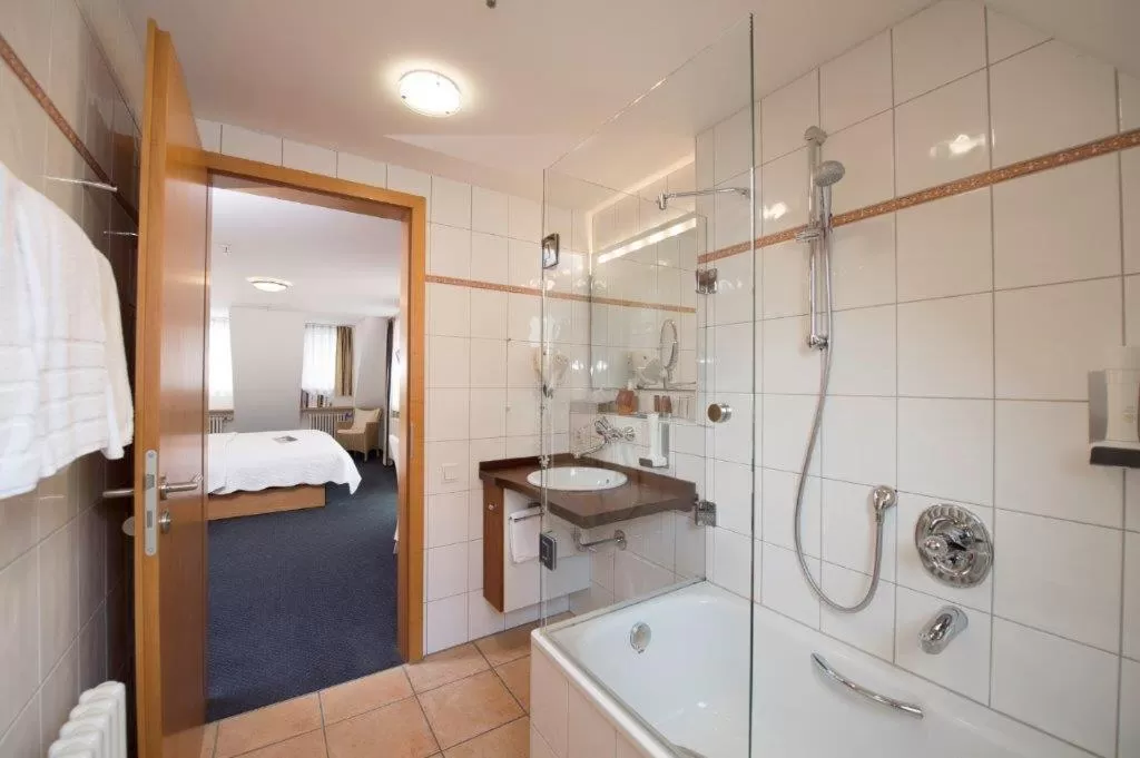 Klassik Doppelzimmer am Schlossplatz *** - single occupancy in Hotel-Restaurant Anne-Sophie