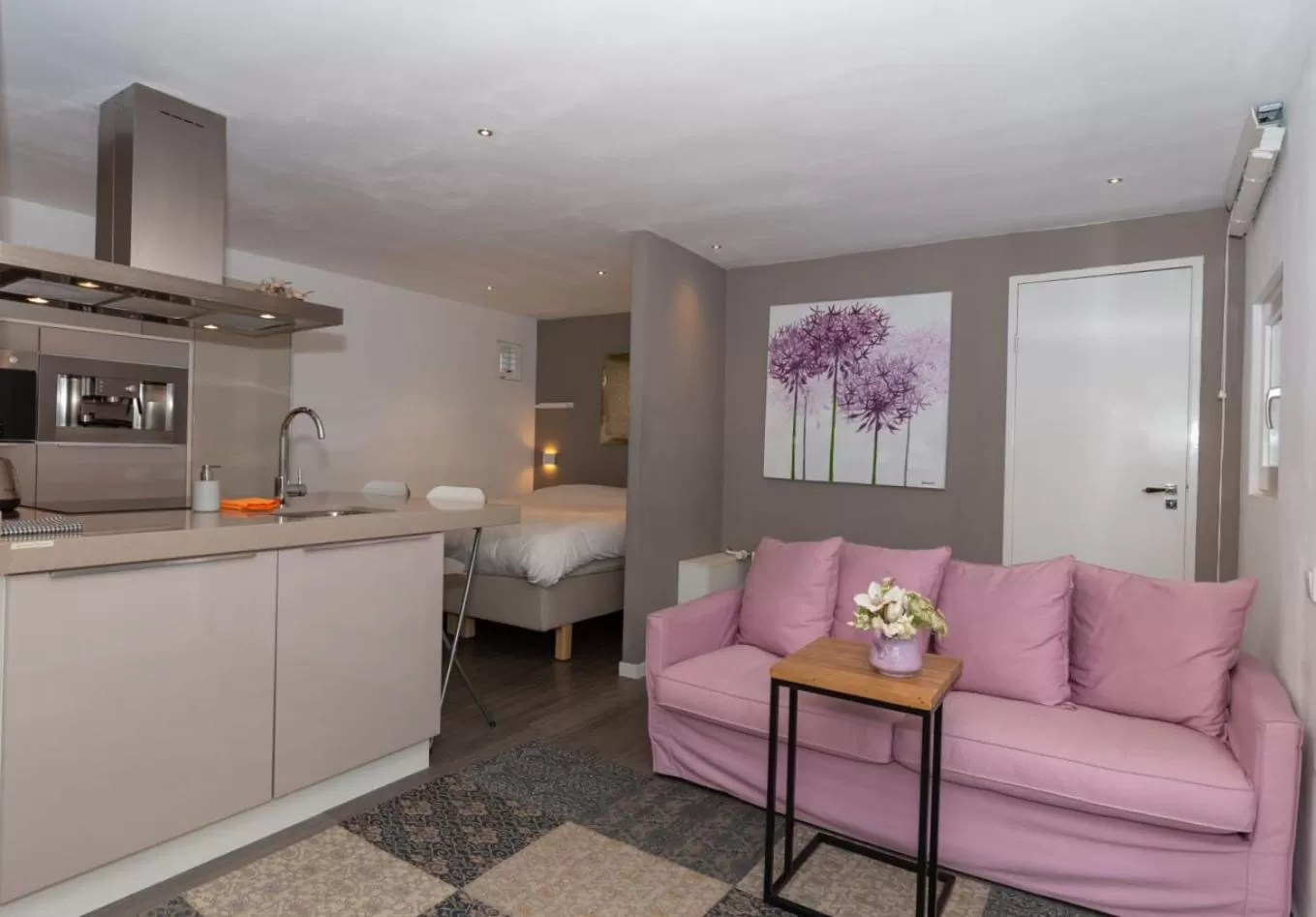 Kitchen or kitchenette in B&B Bike Studio Amsterdam