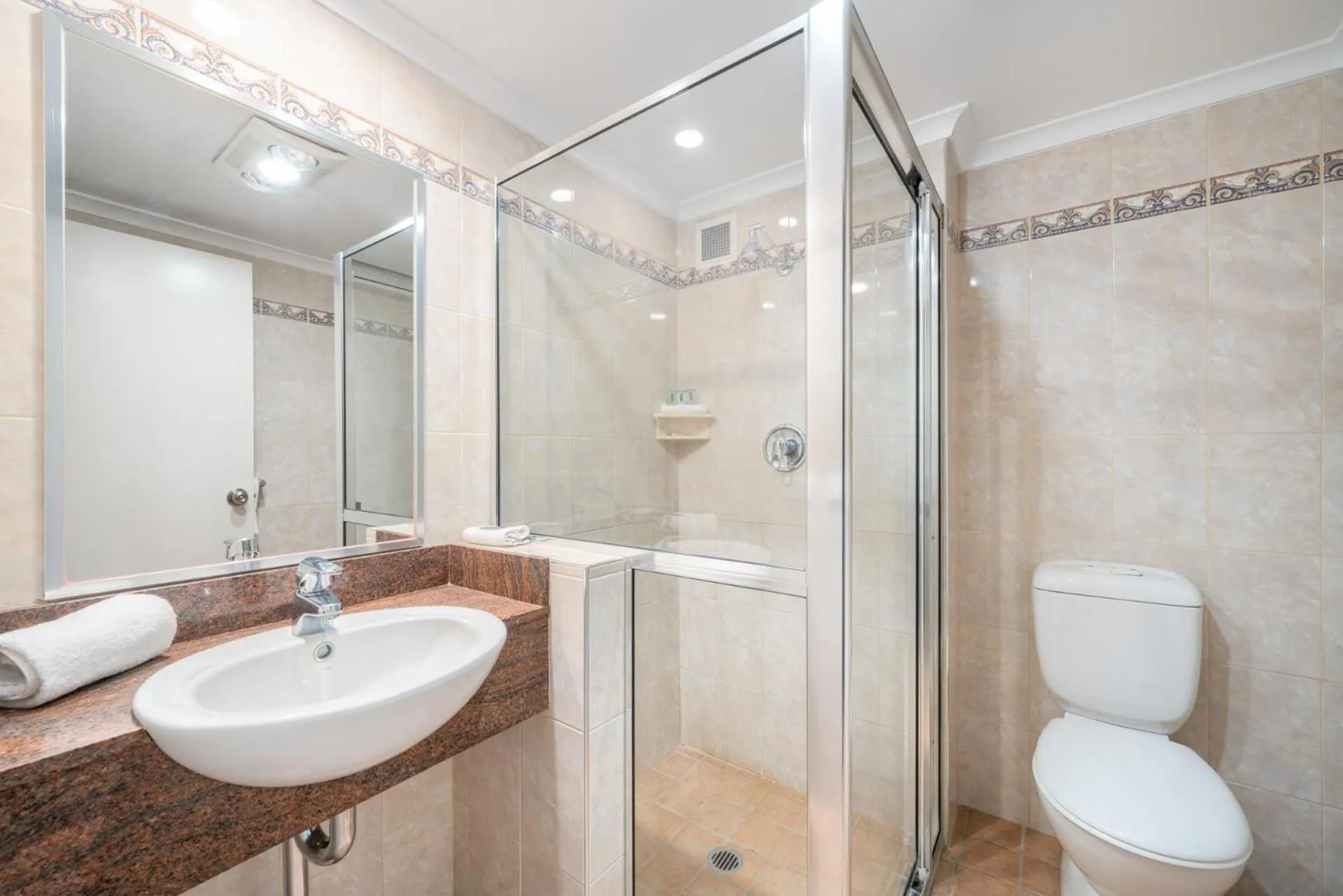 Bathroom in Heritage Inn Bathurst