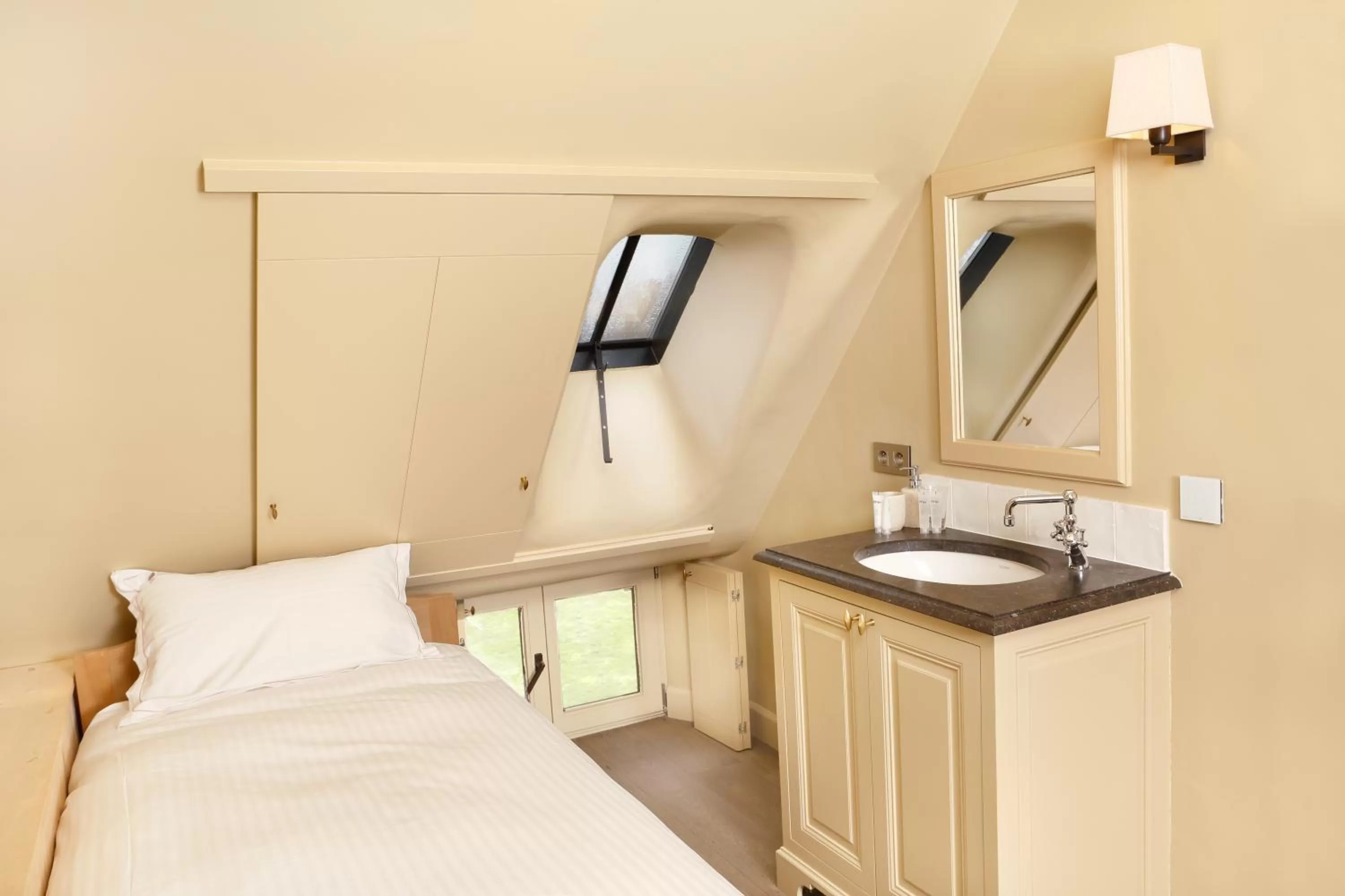 Bathroom in De Grote Wateringe