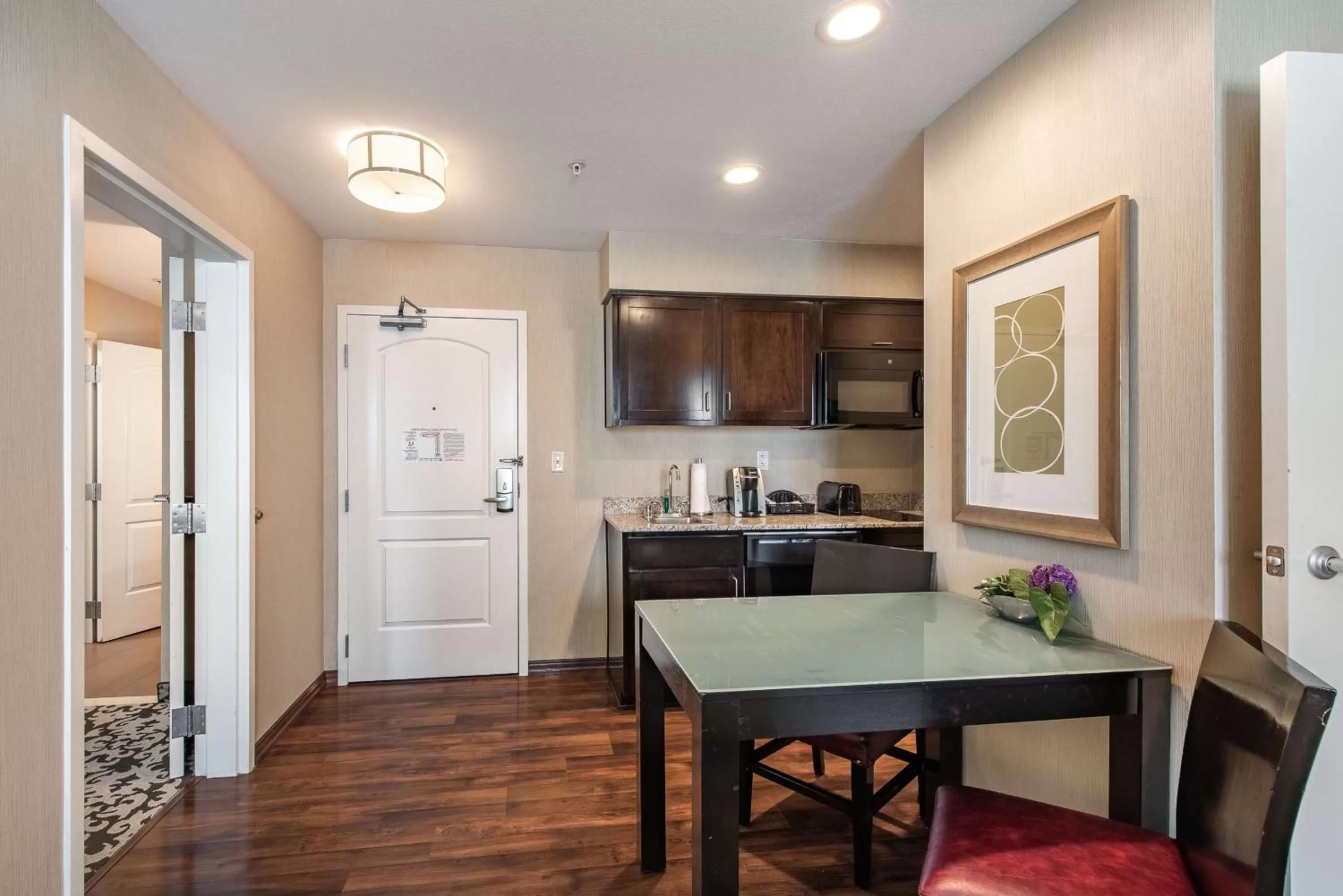Kitchen or kitchenette in Homewood Suites by Hilton Oxnard/Camarillo
