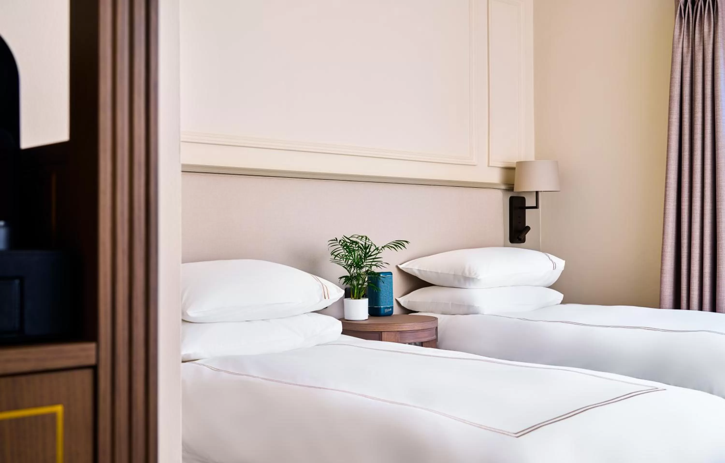 Bedroom, Bed in The Lansdowne Kenmare