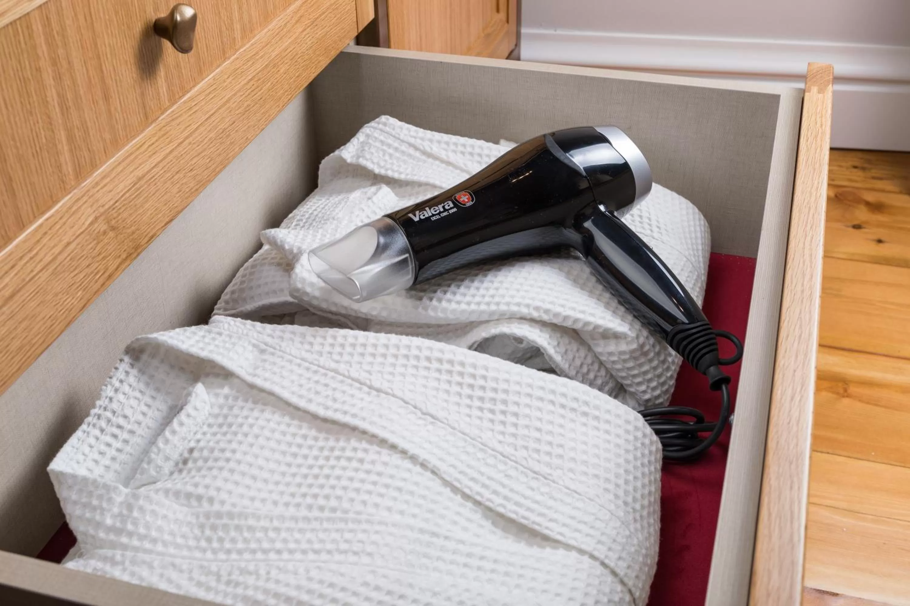 heating in Acanthus blue