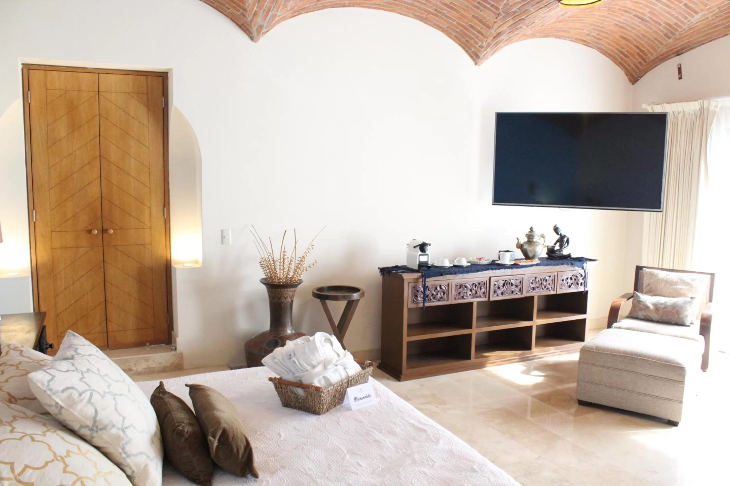 Bed in Hotel Lindo Ajijic Bed & Breakfast