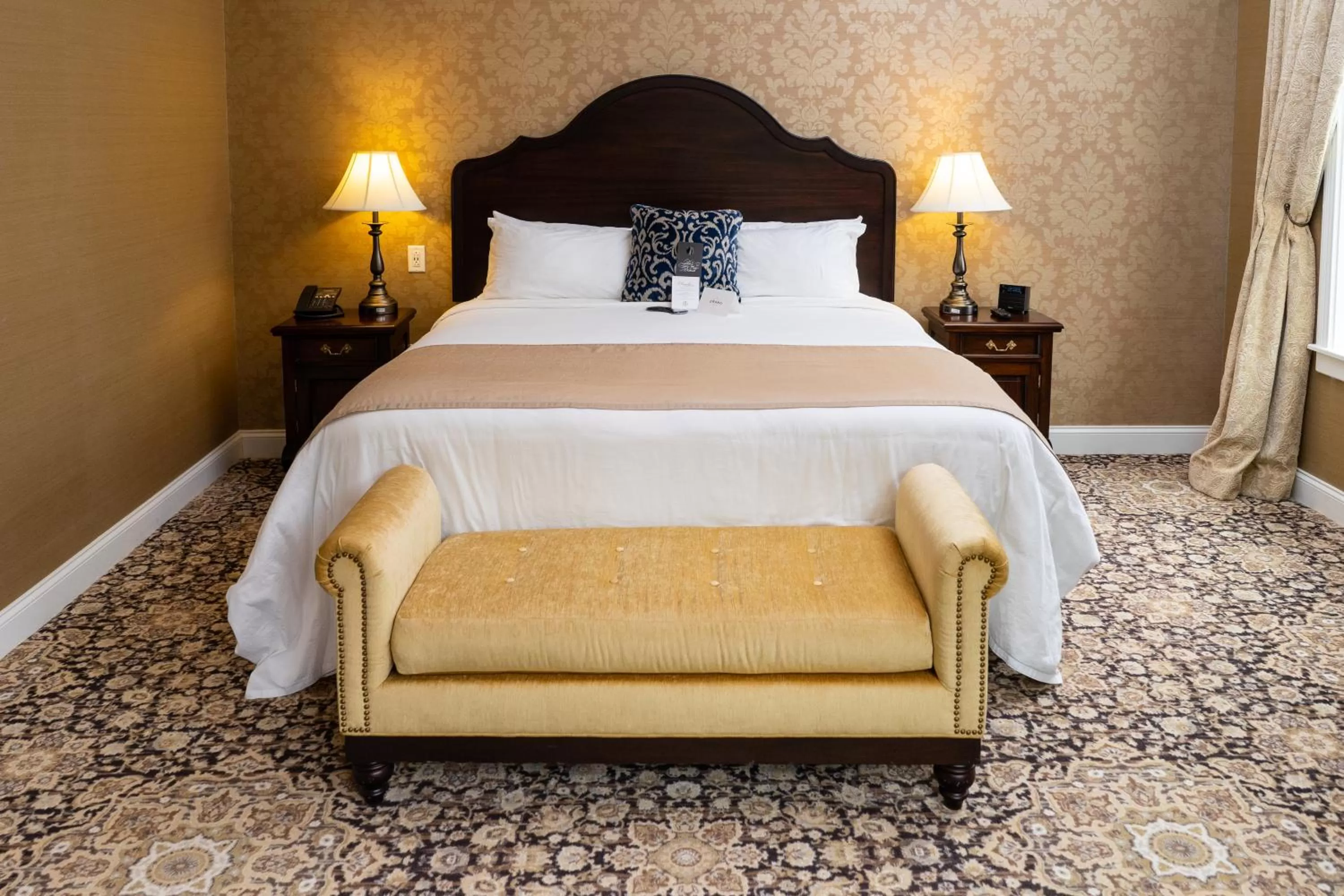 Bed in The Mount Vernon Grand Hotel