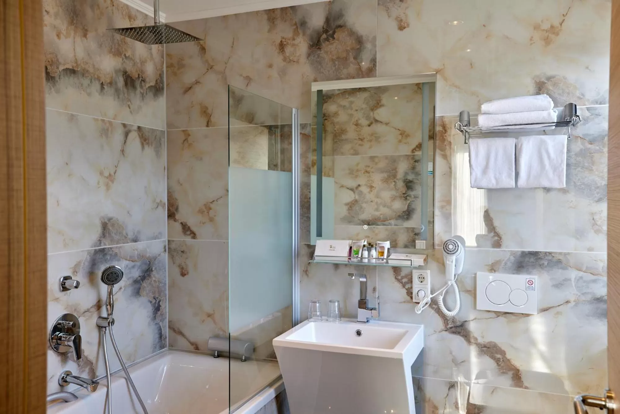 Bathroom in Atlas Posthotel