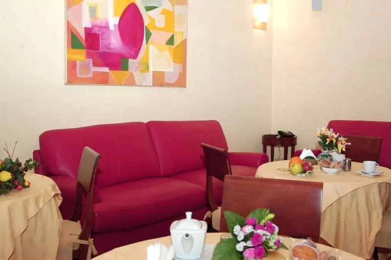 Restaurant/places to eat in Hotel Agathae