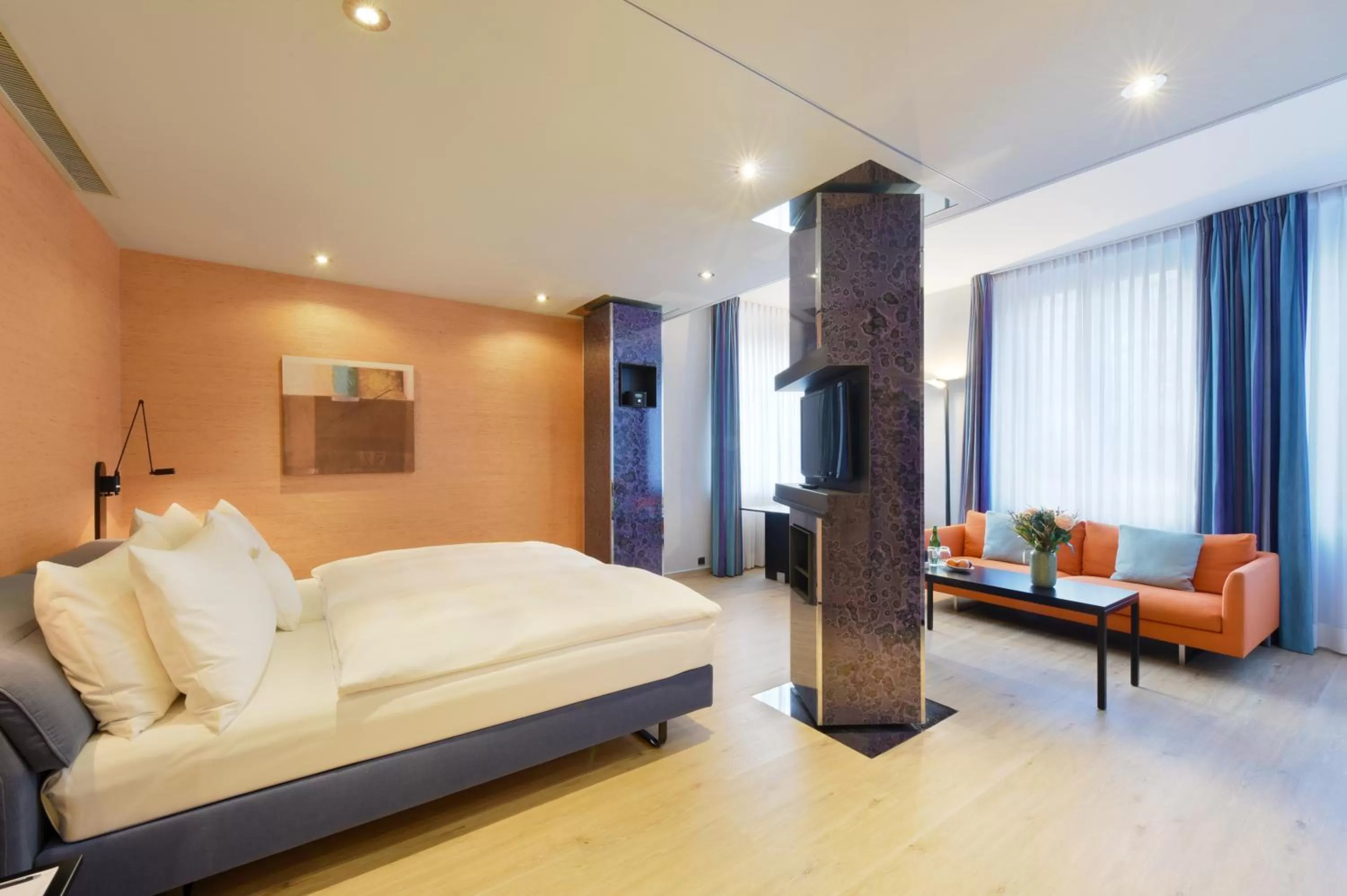 Photo of the whole room, Bed in Glärnischhof by TRINITY