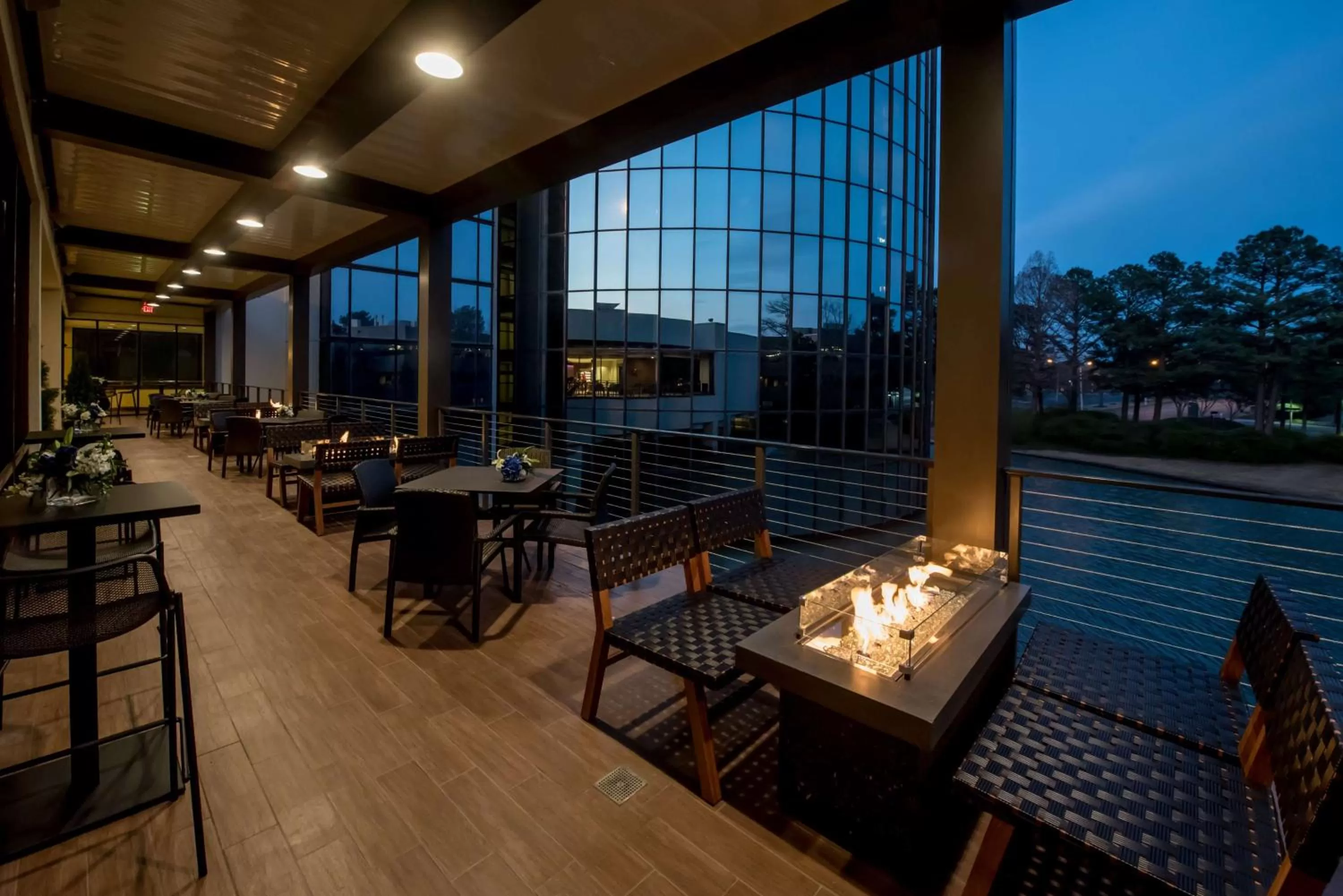 Restaurant/places to eat in Hilton Memphis