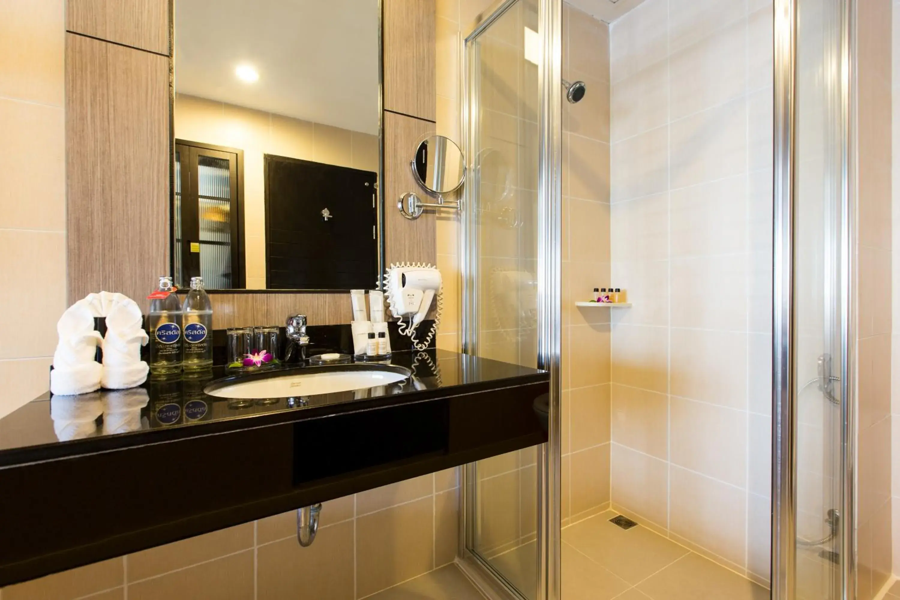 Superior Room in Deevana Plaza Phuket - SHA Extra Plus Superior Room in Deevana Plaza Phuket - SHA Extra Plus