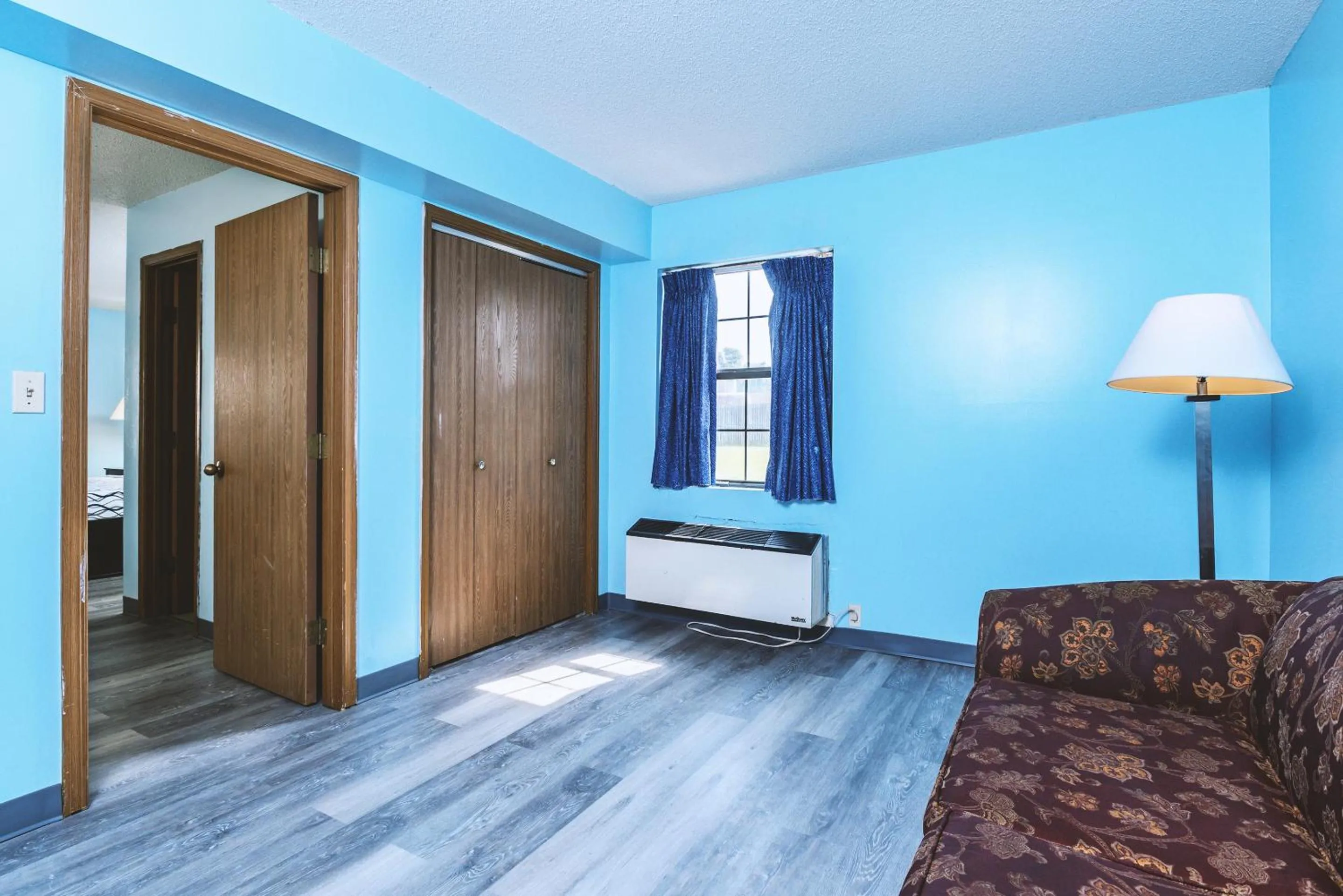 View (from property/room), Bed in Blue Way Inn & Suites Wellington