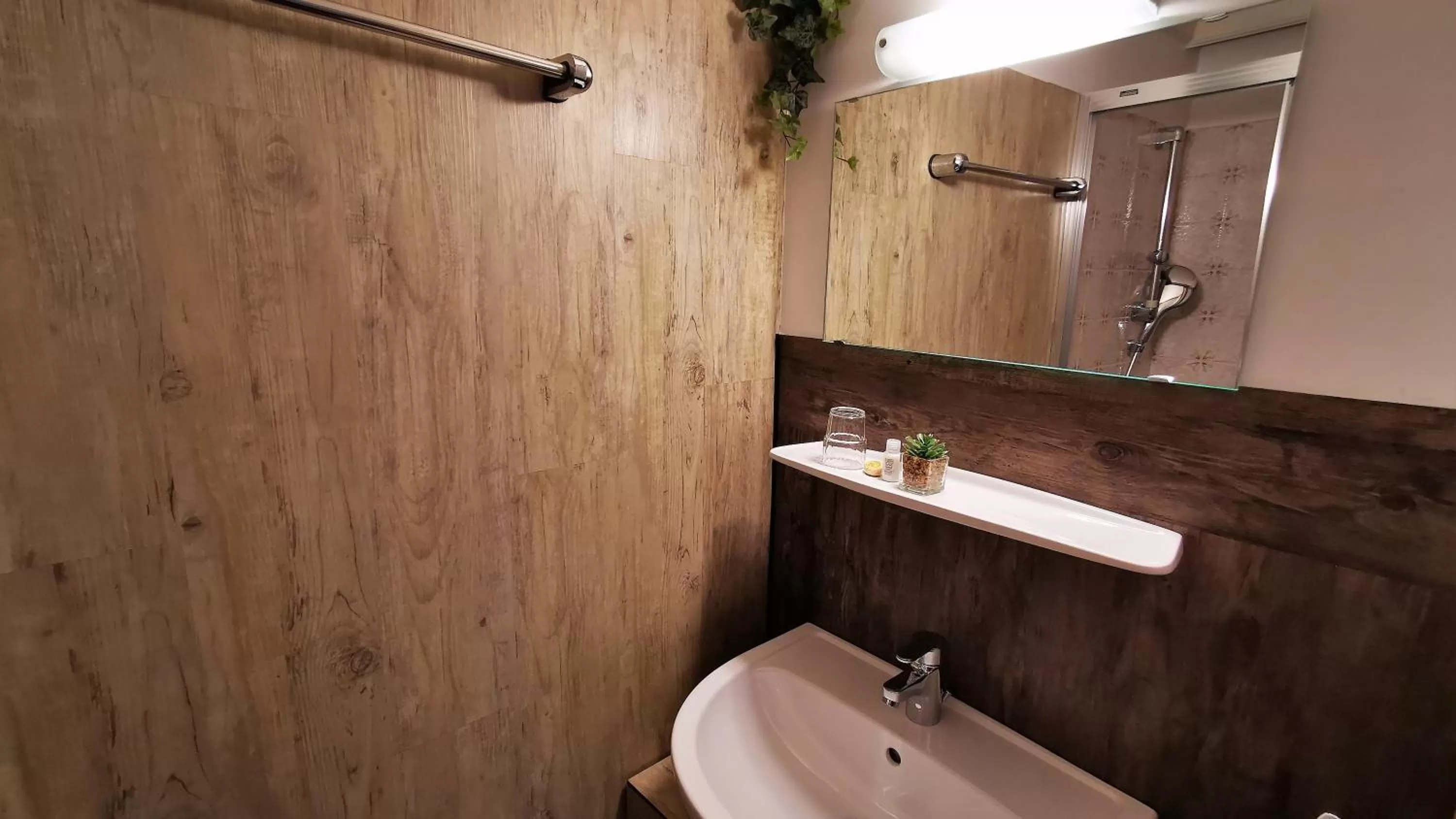 Bathroom in Gasthof Geronimo