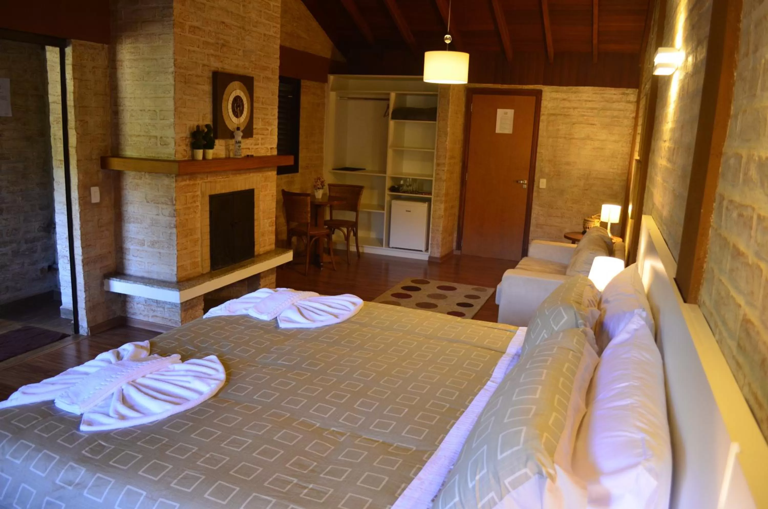 Photo of the whole room, Bed in Pousada Toca Da Coruja