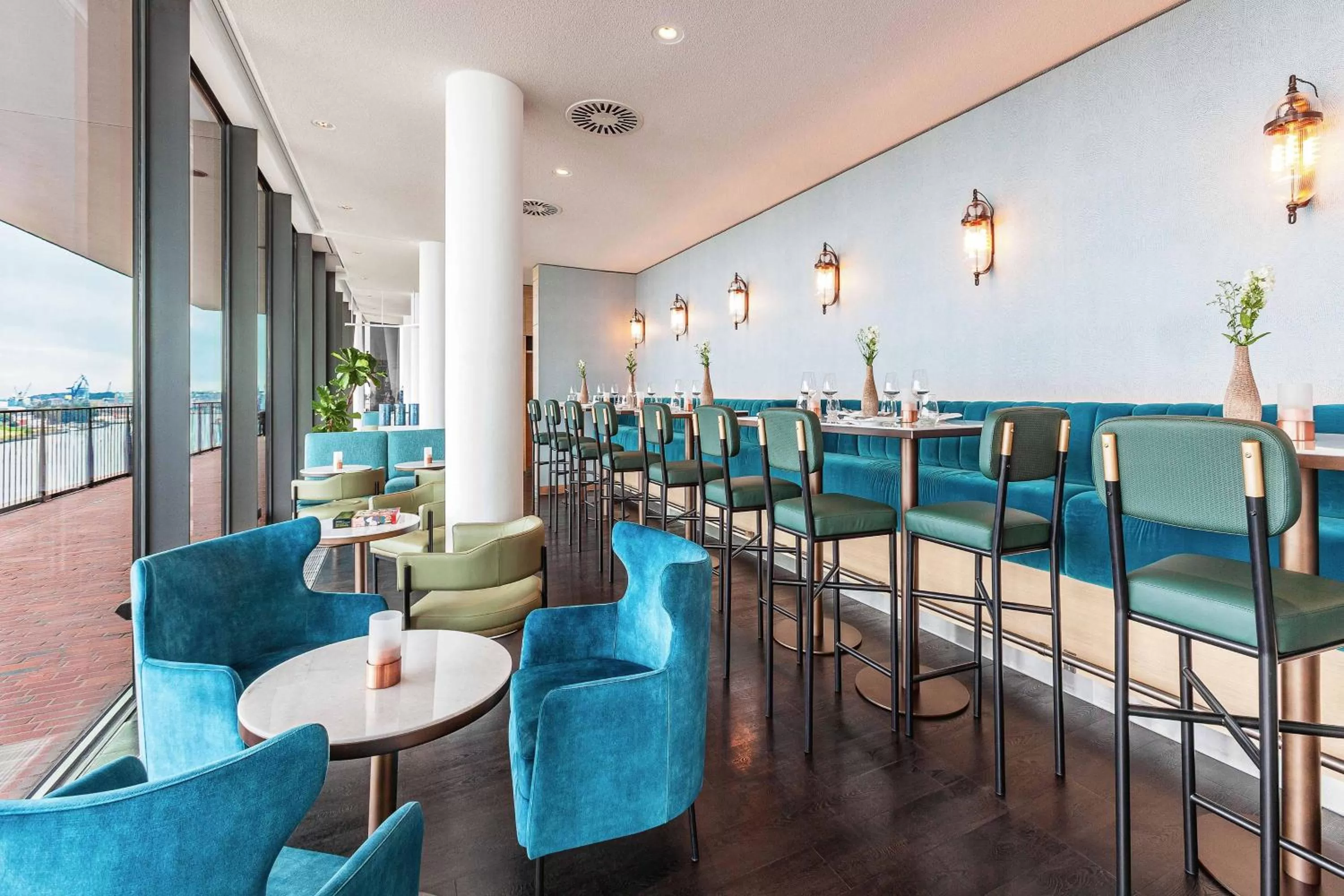 Lounge or bar in The Westin Hamburg Elbphilharmonie